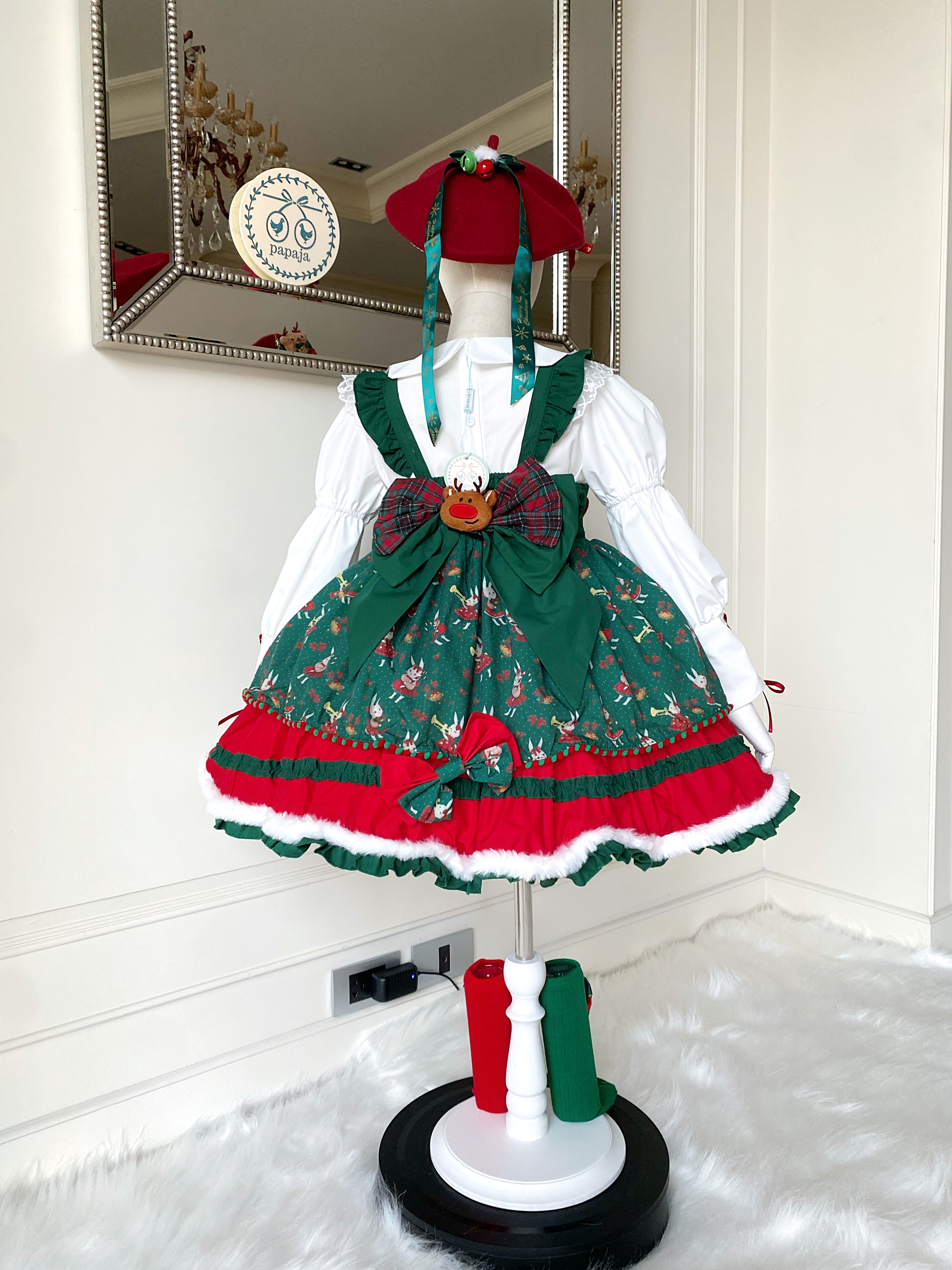 (เซต 4 ชิ้น) เซตเดรสคริสต์มาสงานพรีเมี่ยม ธีมต้น X'mas สีเขียวแดง (เดรส+เสื้อแขนยาว+หมวก+ถุงเท้า) Christmas