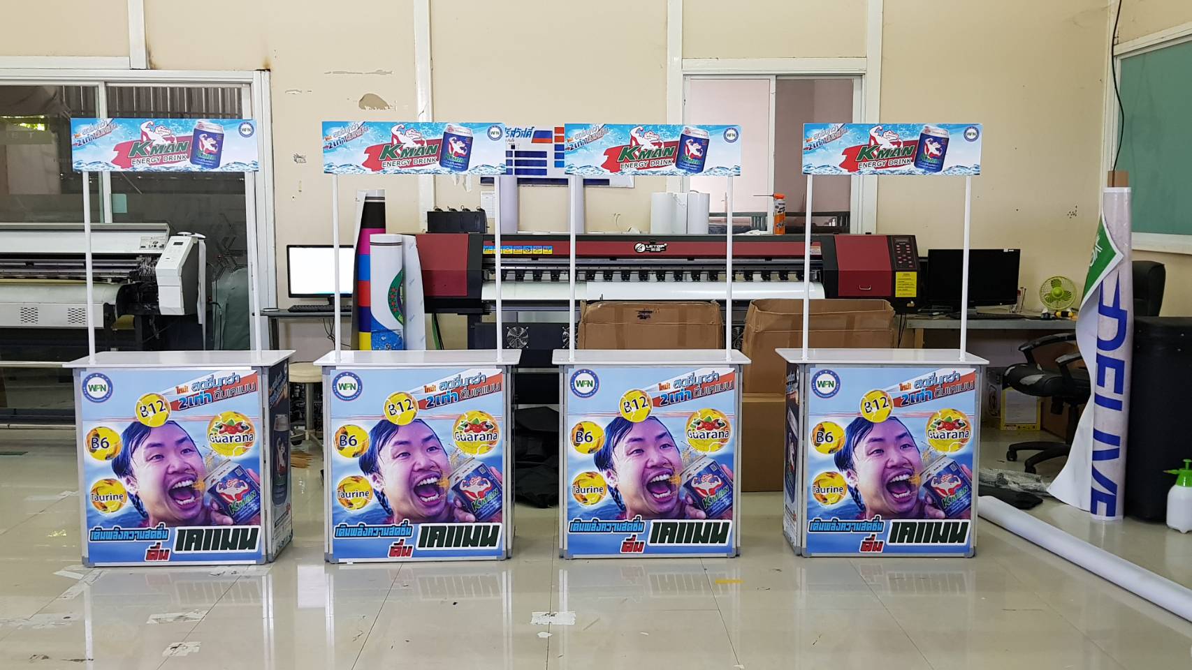 CLEARANCE SALE โต๊ะชงชิม รุ่นไม้ ขนาด (W)80 X (H)190-196 cm. ถอดประกอบได้ มีชั้นวางของ