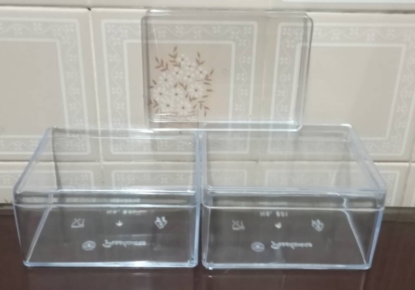 P06571 กล่องเหลี่ยมใส No.501 (7.7 X 10.2 X 5.8 ซ.ม.)(ราคาส่งต่อ 18 โหล: 216 ใบ:เฉลี่ย 20 บต่อใบ)