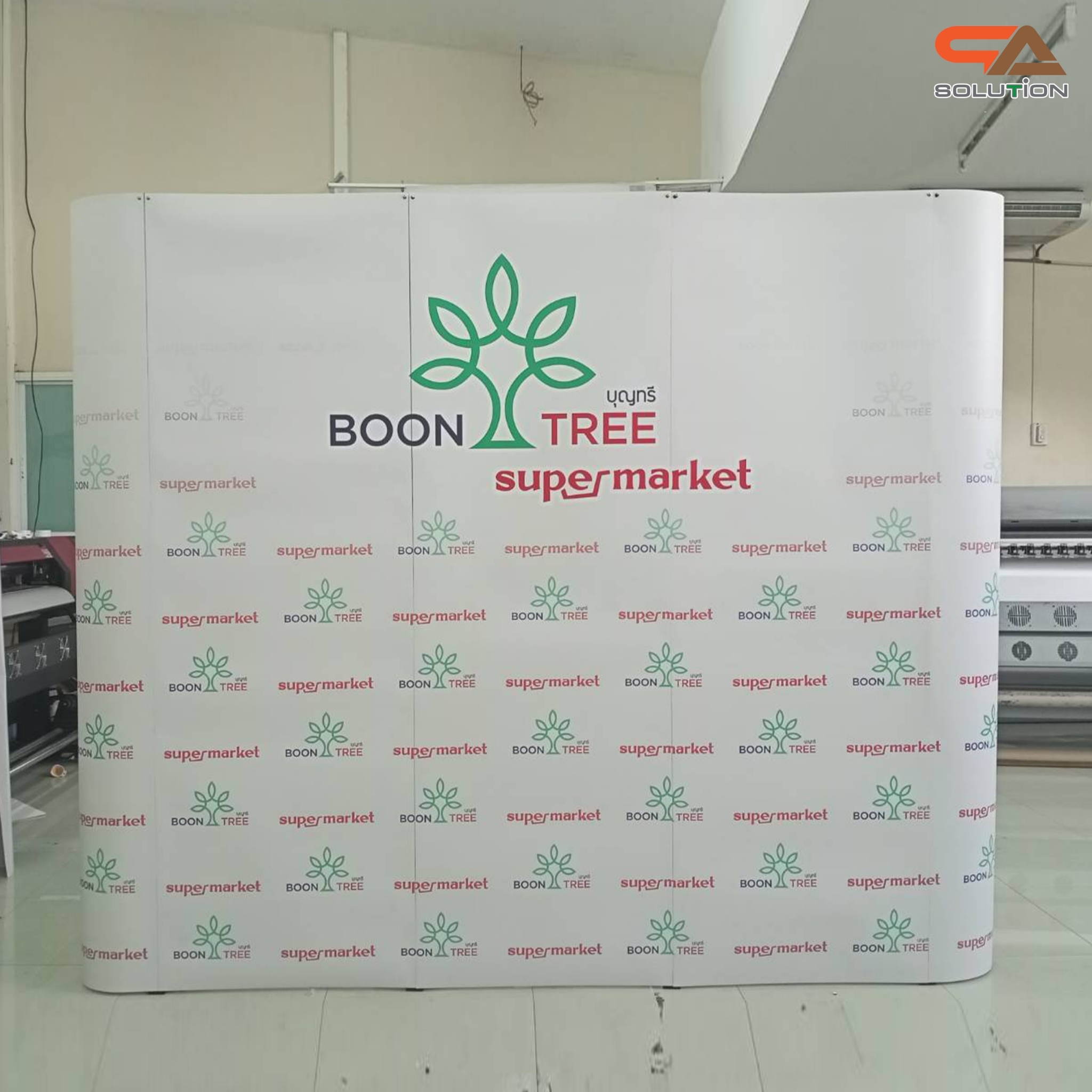 BACK DROP ฉากแบคดรอป รุ่นมน แบบตรง โครงอะลูมิเนียม ถอดประกอบได้ พร้อมงานพิมพ์ + โคมไฟ2ชุด พร้อมกระเป๋าล้อลาก 1 ใบ