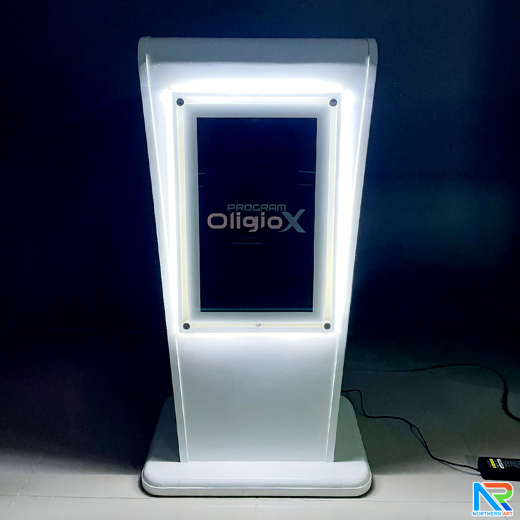 โพเดียมไม้ LED สีขาว ขนาด (W)55 x (L)45 x (H)112 cm. พร้อม LED CRYSTAL FRAME ด้านหน้า