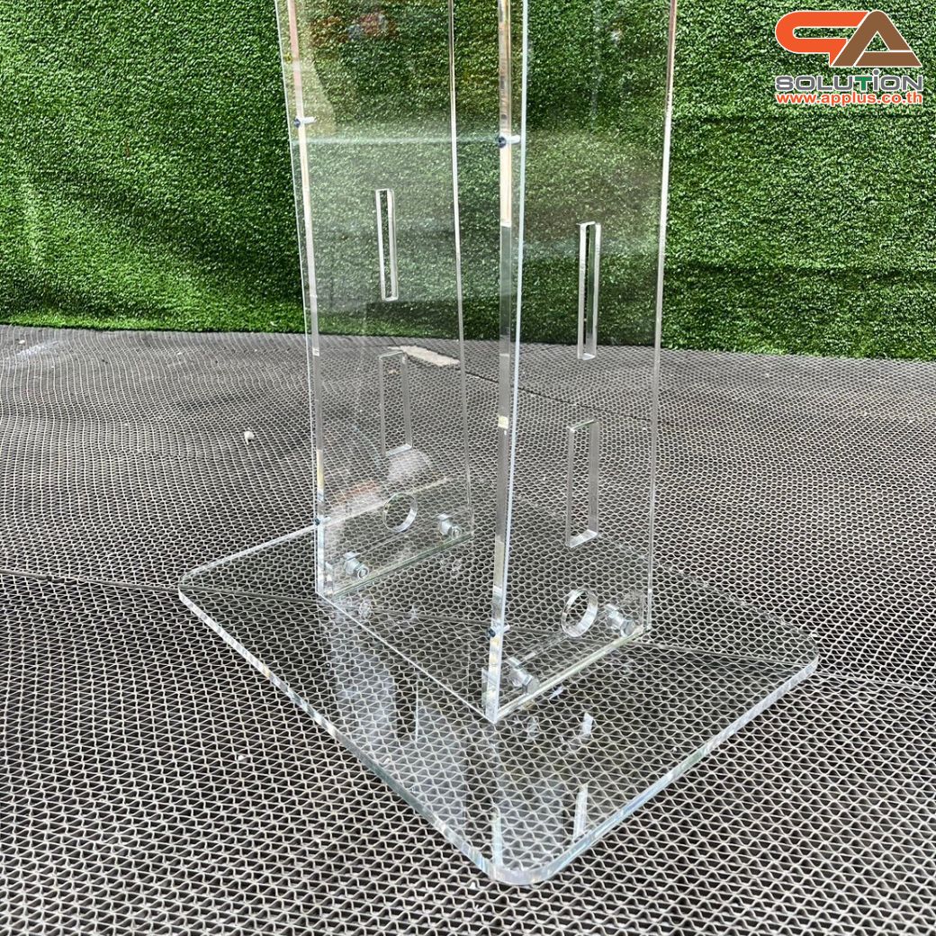 เช่าโพเดียมอะคริลิคใส TOPเอียง พร้อมกันตก ขนาด (W)60 x (L)45 x (H) 113 ซม. อะคริลิคใสหนา 10 มม.