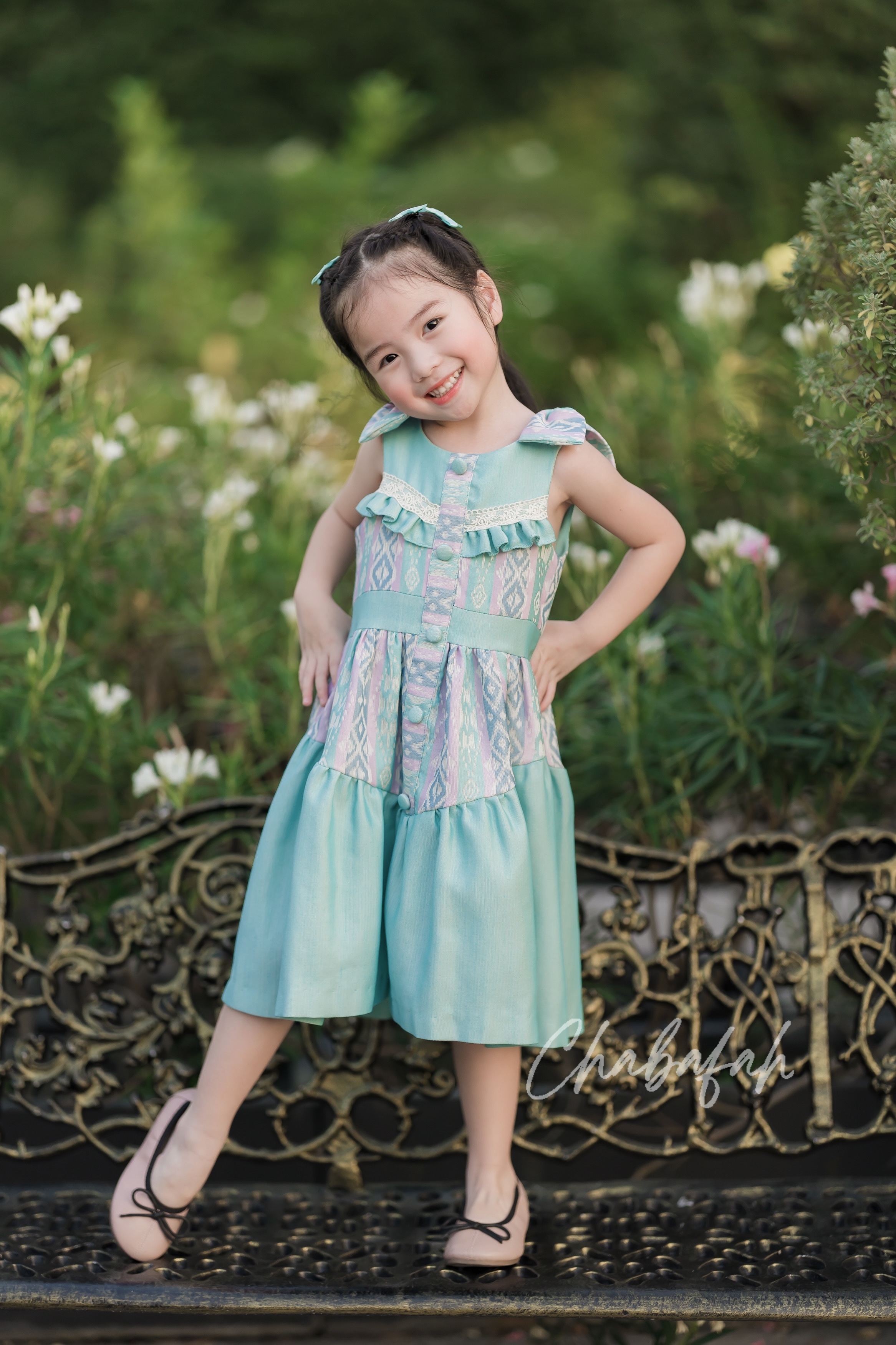 เดรสแขนกุดผ้าไทย แบรนด์ Chabafah สีฟ้ามิ้นท์