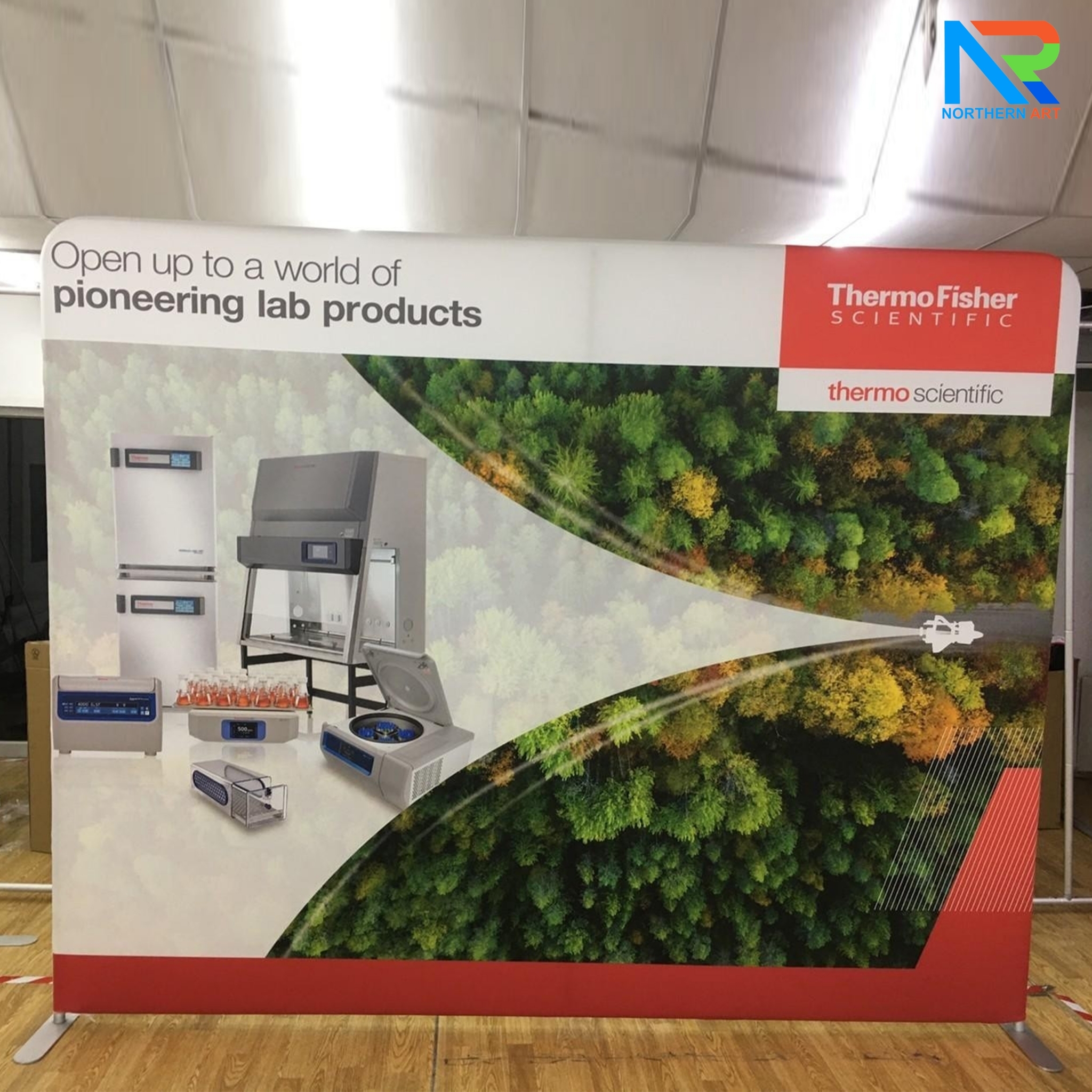 แบคดรอปผ้า (Fabric Backdrop) รุ่นตรง Savvy ขนาด (H)180 x (W)120-1000 cm. โครงอะลูมิเนียม ถอดประกอบได้ แถมฟรี! กระเป๋าใส่อุปกรณ์ 1 ใบ