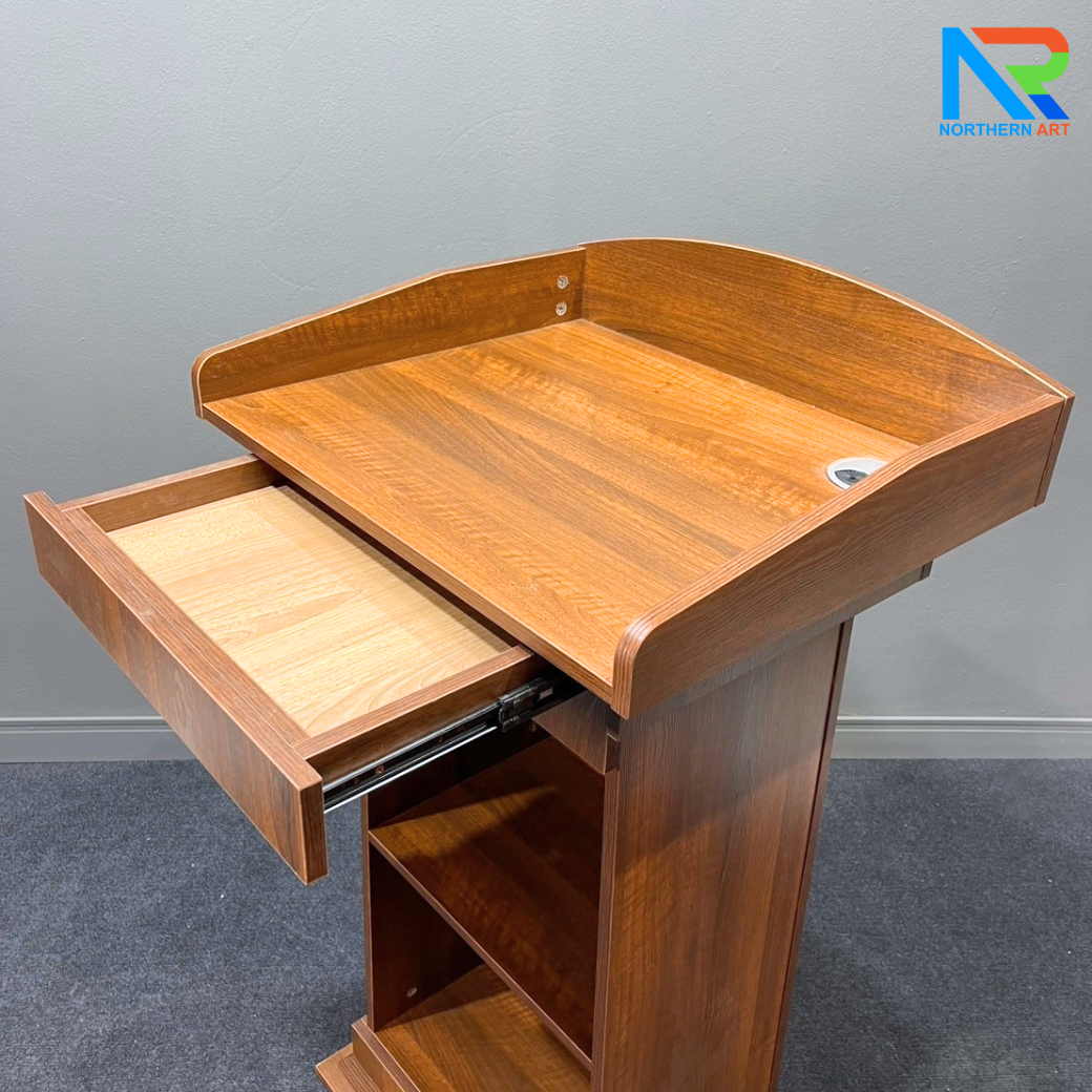 โพเดียมไม้ ลายไม้สีสัก ขนาด (W)60 x (D)50 x (H)110 cm. พร้อมชั้นวางของ