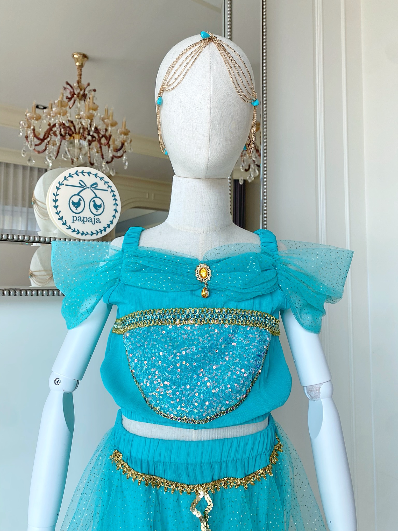 ชุดเจ้าหญิงจัสมิน (Jasmine) มาพร้อมเครื่องประดับศรีษะสีทองสวยหรู