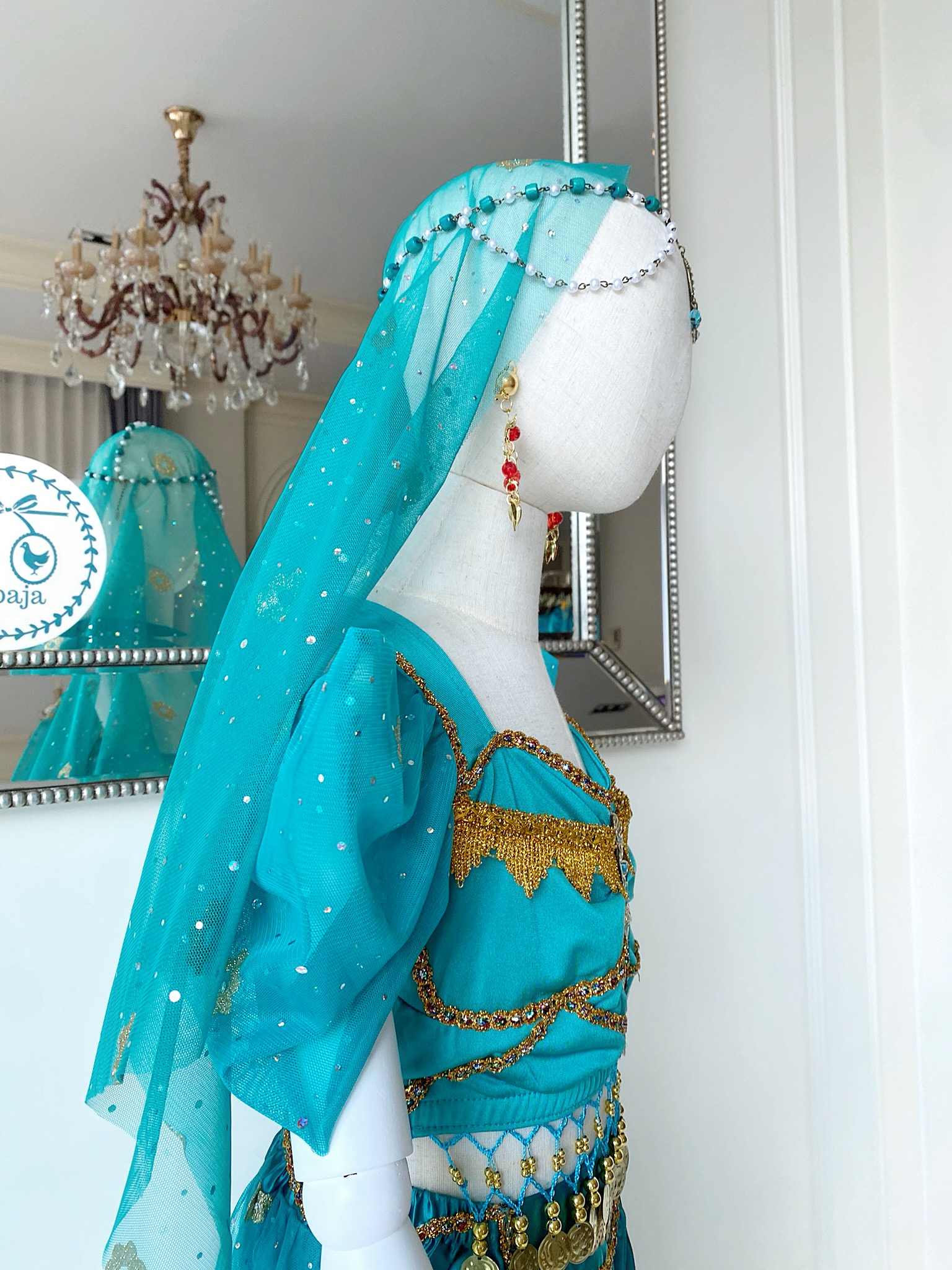 ชุดเจ้าหญิงจัสมิน (Jasmine) เซตแบบจัดเต็มเครื่องประดับแน่นๆ ครบๆ ได้ทุกอย่างตามภาพ