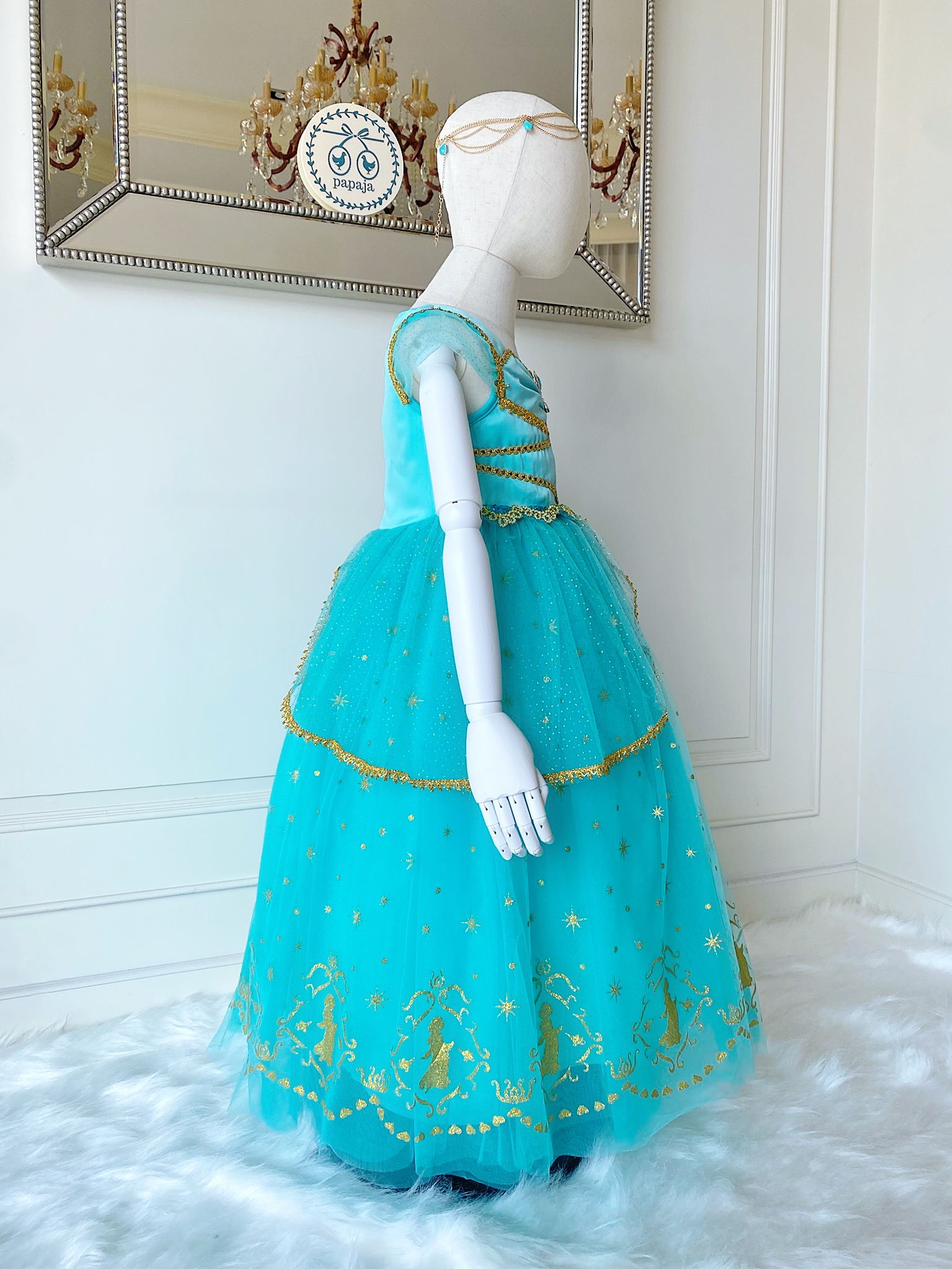 ชุดเจ้าหญิงจัสมิน (Jasmine) รุ่นกระโปรงบานยาว พร้อมเครื่องประดับผมสร้อยสีทองประดับพลอย