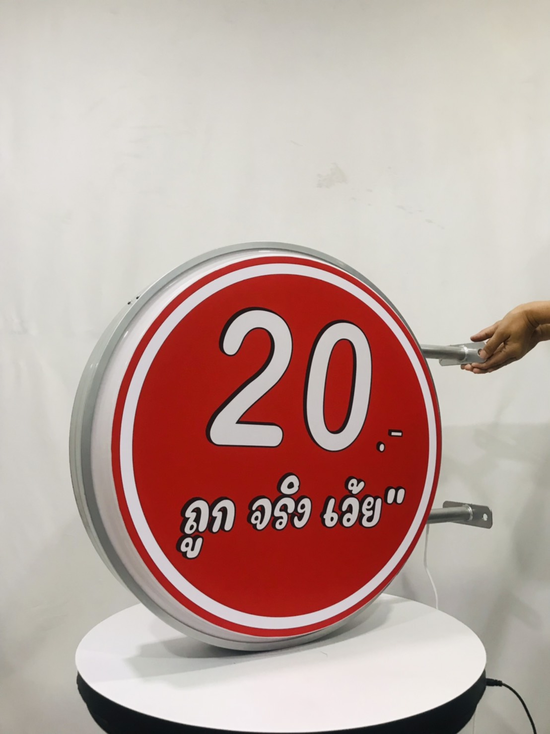 ตู้ไฟLED วงกลม 2 หน้า พร้อมงานพิมพ์สติ๊กเกอร์ ขอบสีเงิน อะคริลิคปั๊มนูน ขนาด30-120 ซม. (ราคาโครงพร้อมงานพิมพ์สติ๊กเกอร์)