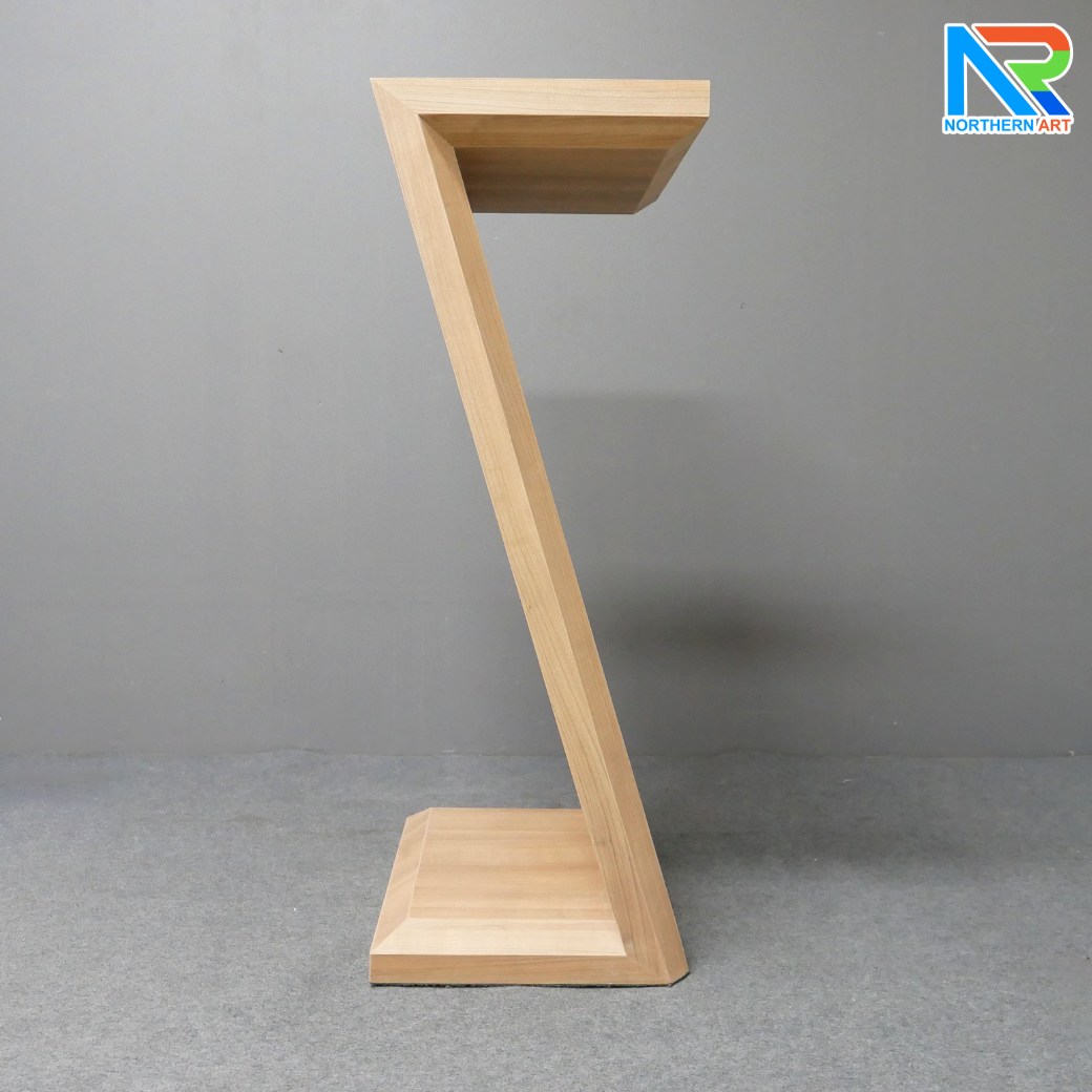 โพเดียมไม้ สีวอลนัทอ่อน ทรง Z ขนาด (W)60 x (L)40 x (H)110 ซม. แข็งแรง ทรงสวย เหมาะสำหรับการนำเสนอทุกโอกาส