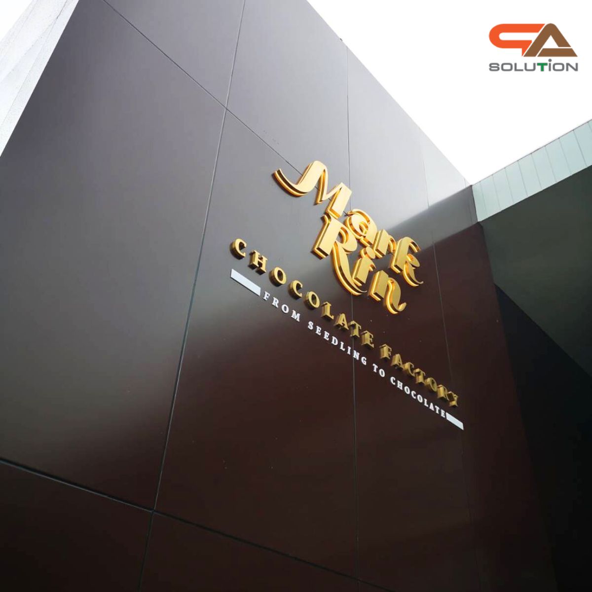 คอมโพสิต อักษรโลหะไทเทเนียมสีทอง สวยงาม ดูหรูหรา แข็งแรง ทนทาน ไม่เป็นสนิม