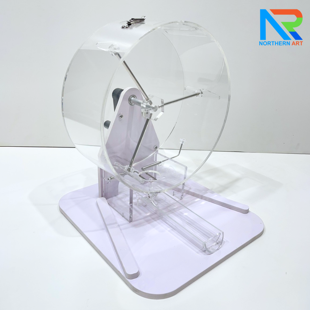 เกมส์จับฉลากมือหมุน ตั้งโต๊ะ ขนาด (W)31.5 X (L)35 X (H)38 cm. หมุนได้ 360 องศา พร้อมลูกบอลตัวเลข 1-60 จำนวน 60 ลูก