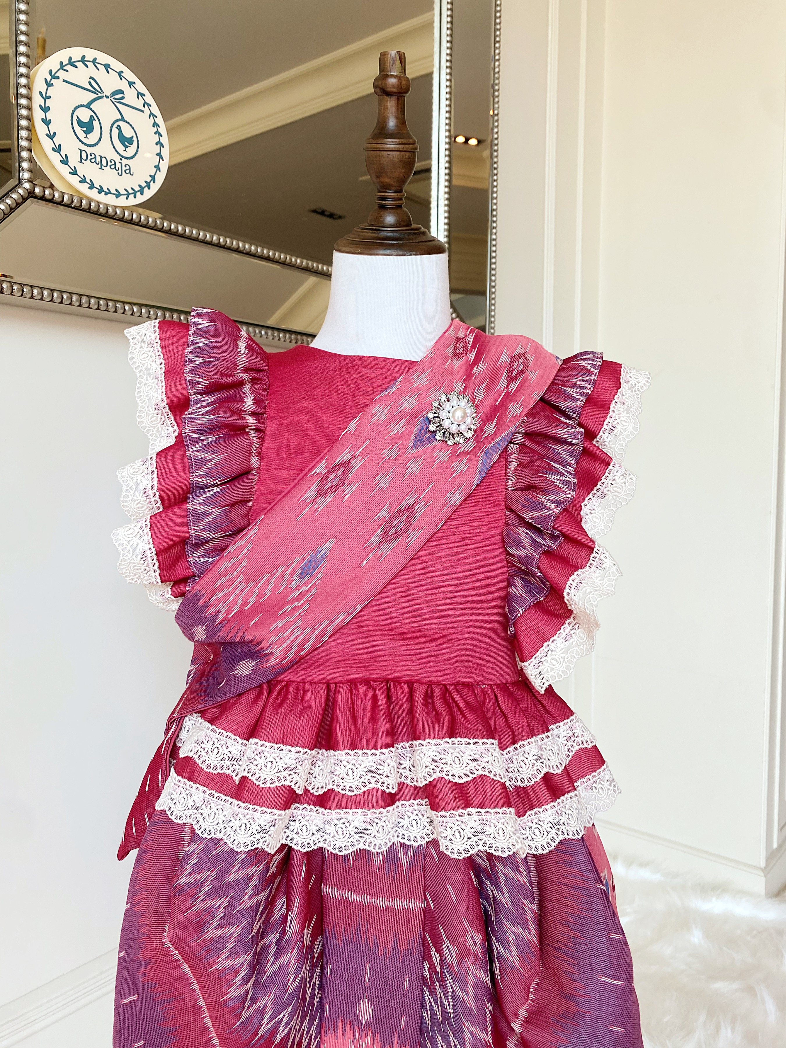 (เซต 4 ชิ้น) ชุดไทยแบรนด์ Chabafah รุ่น "ศิรินภา" สีแดง