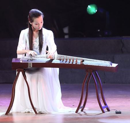 เครื่องดนตรีจีน กู่เจิง 古筝 Guzheng
