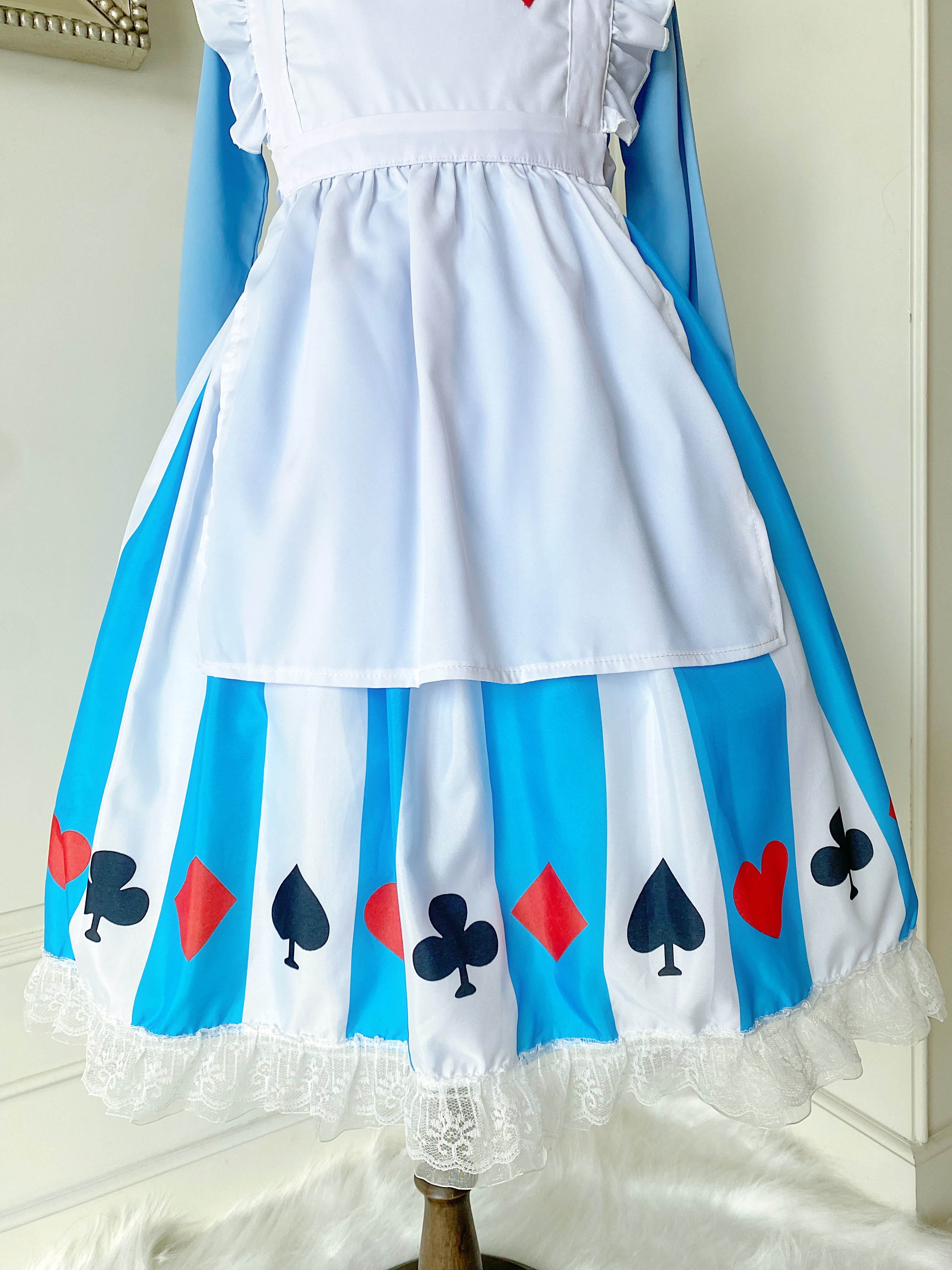 ชุดเจ้าหญิงอลิสแขนตุ๊กตาปกคอบัว (Alice in Wonderland) พร้อมที่คาดผมสีขาว และถุงเท้าเข้าชุด
