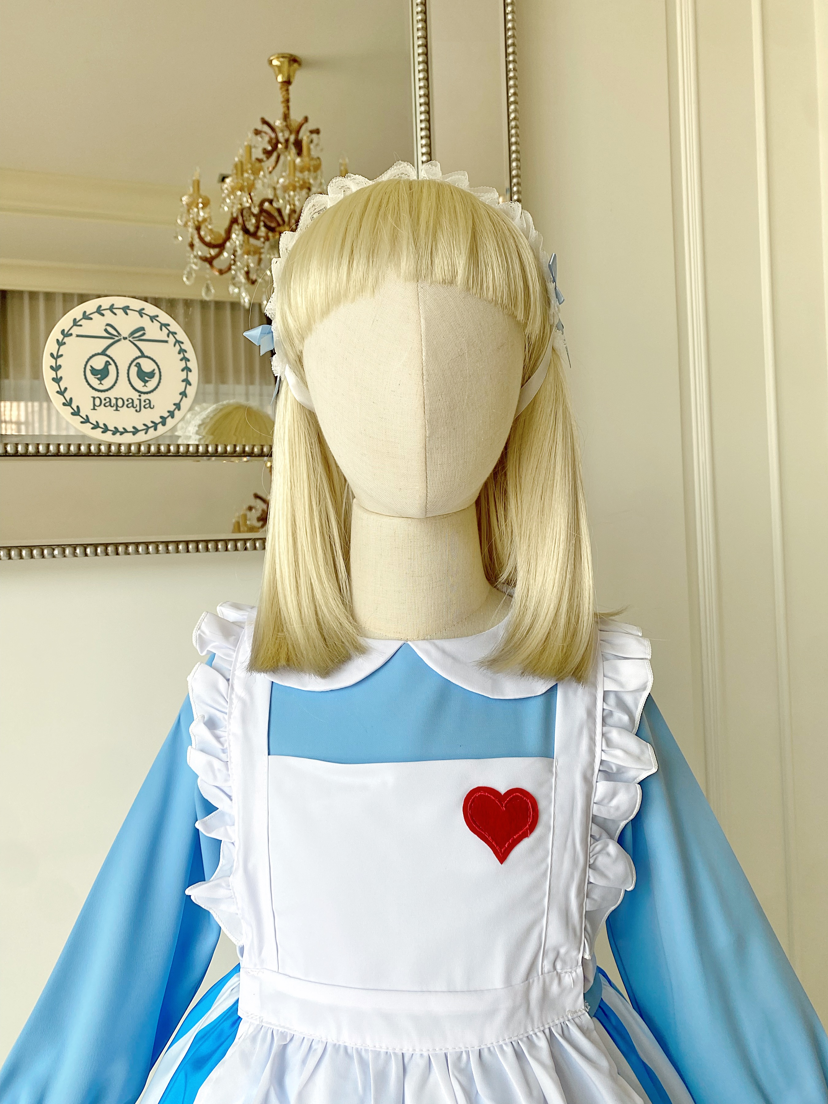 ชุดเจ้าหญิงอลิสแขนตุ๊กตาปกคอบัว (Alice in Wonderland) พร้อมที่คาดผมสีขาว และถุงเท้าเข้าชุด