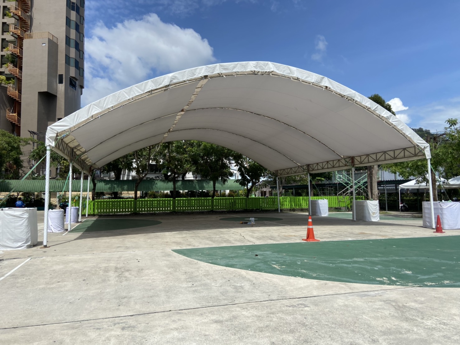 เต็นท์โดมขนาดใหญ่ กว้าง 15 เมตร เหมาะสำหรับงานแสดงสินค้า งานพิธีใหญ่ๆ