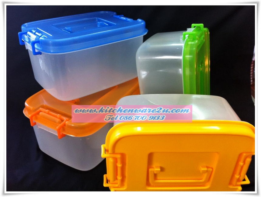 P03614 กล่องหูหิ้วเอนกประสงค์ ฝาล๊อค (20 X 29 X 14 CM.) No.822-1C ราคาต่อ 1 โหล : 12 ใบ