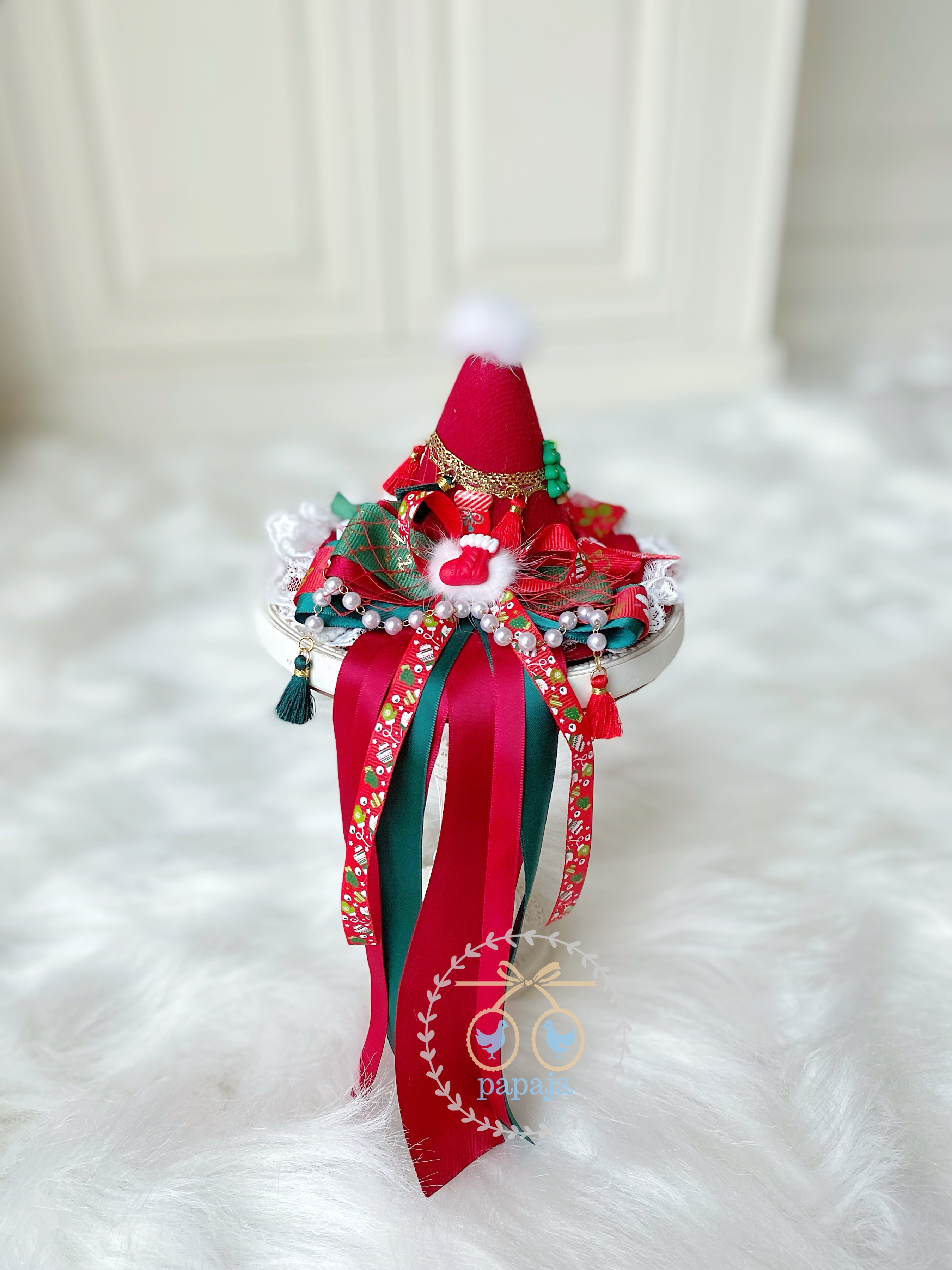 (เซต 4 ชิ้น) เซตเดรสคริสต์มาสงานไฮพรีเมี่ยม ธีมต้น X'mas สีเขียวแดง (เดรส+โบว์หลัง+ที่ติดผมทรงหมวก+ถุงเท้า) Christmas