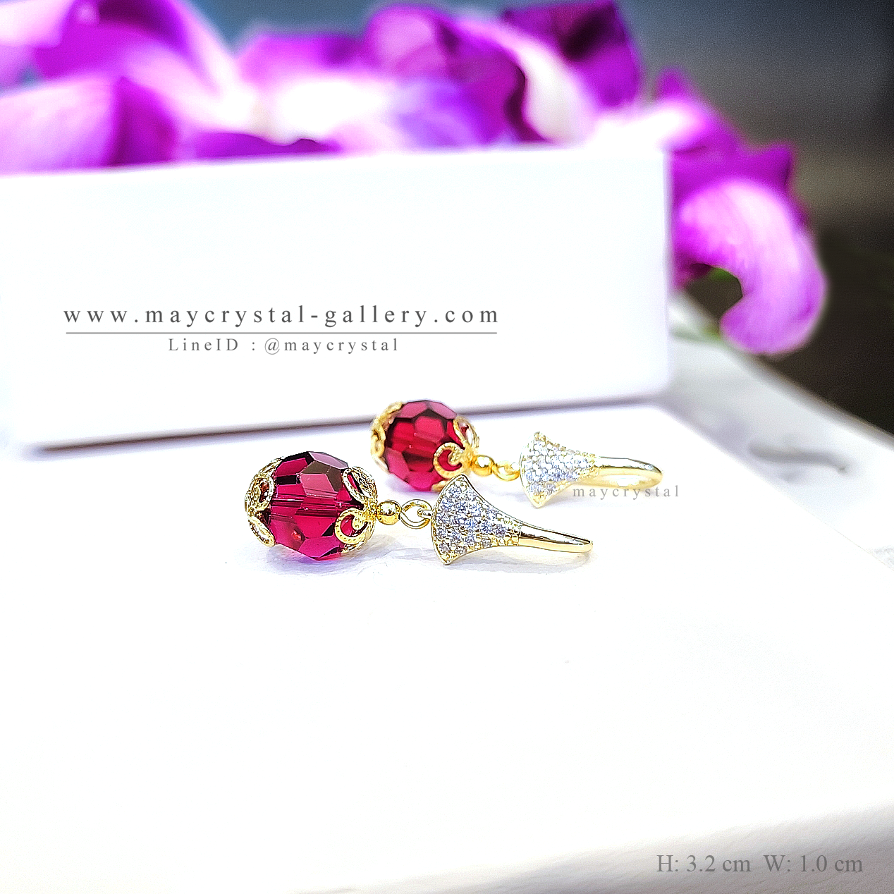 ต่างหูคริสตัล จากประเทศออสเตรีย (Embellished with Crystals from Austria)