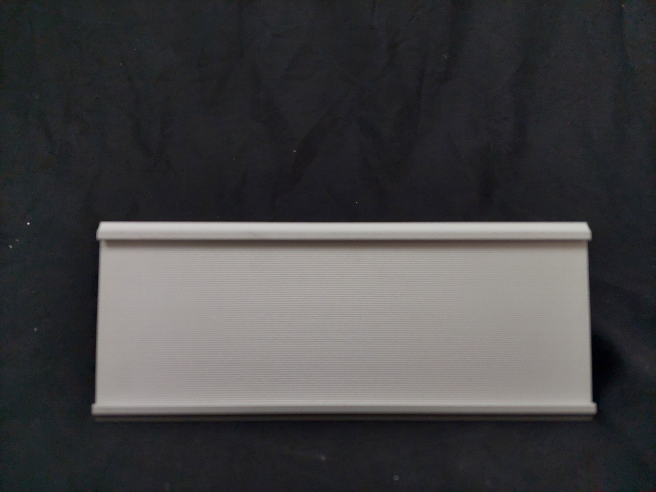 ป้ายชื่อตั้งโต๊ะ ป้ายสอด ขนาด 9.5x24 ซม. สีเงิน วัสดุ อะลูมิเนียม สีบรอนซ์เงิน