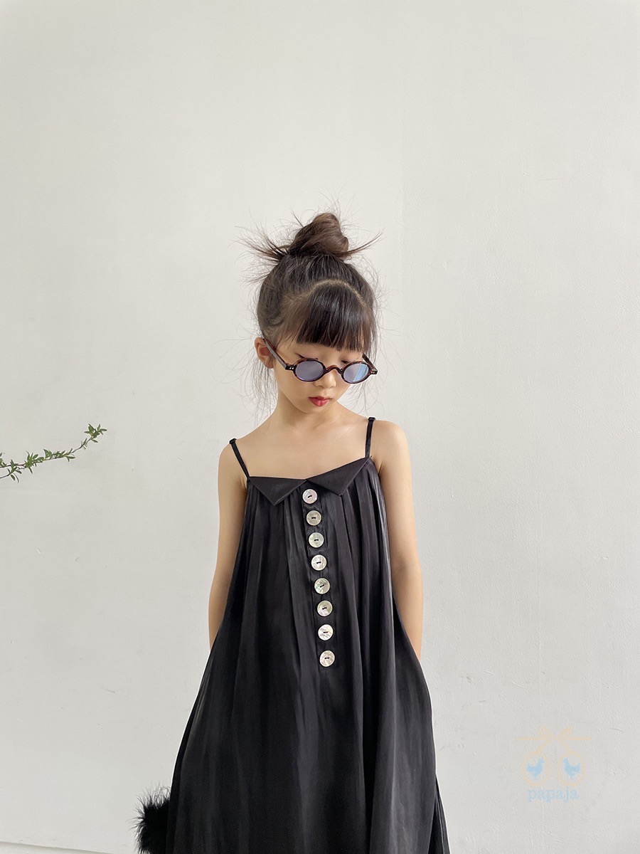 แม๊กซี่เดรสสายเดี่ยวสีดำ ดีเทลแต่งปกเชิ๊ต