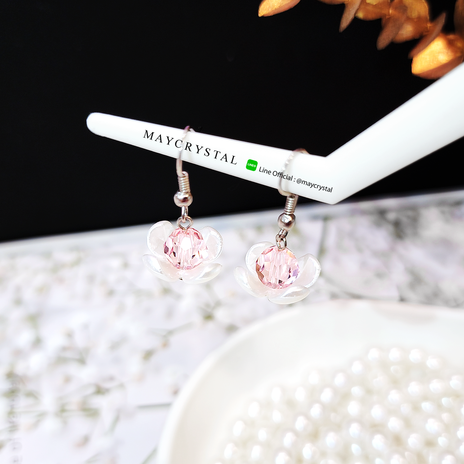 ต่างหูคริสตัลแบรนด์จากยุโรป (Embellished with Crystals from Austria)