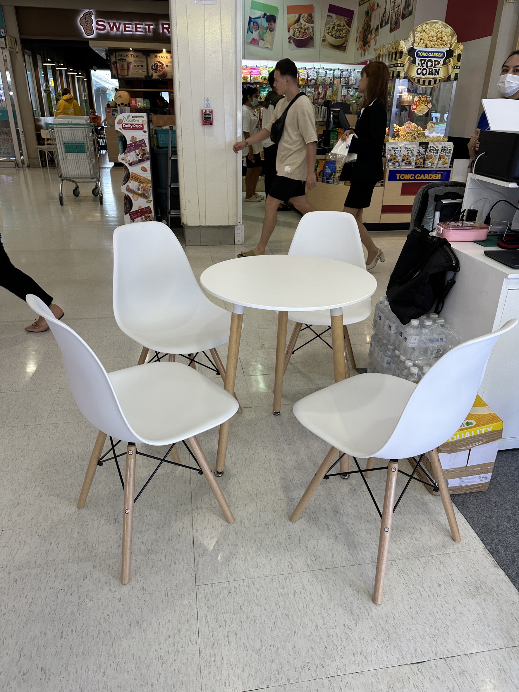 ชุดโต๊ะปิดการขาย / โต๊ะเจรจา