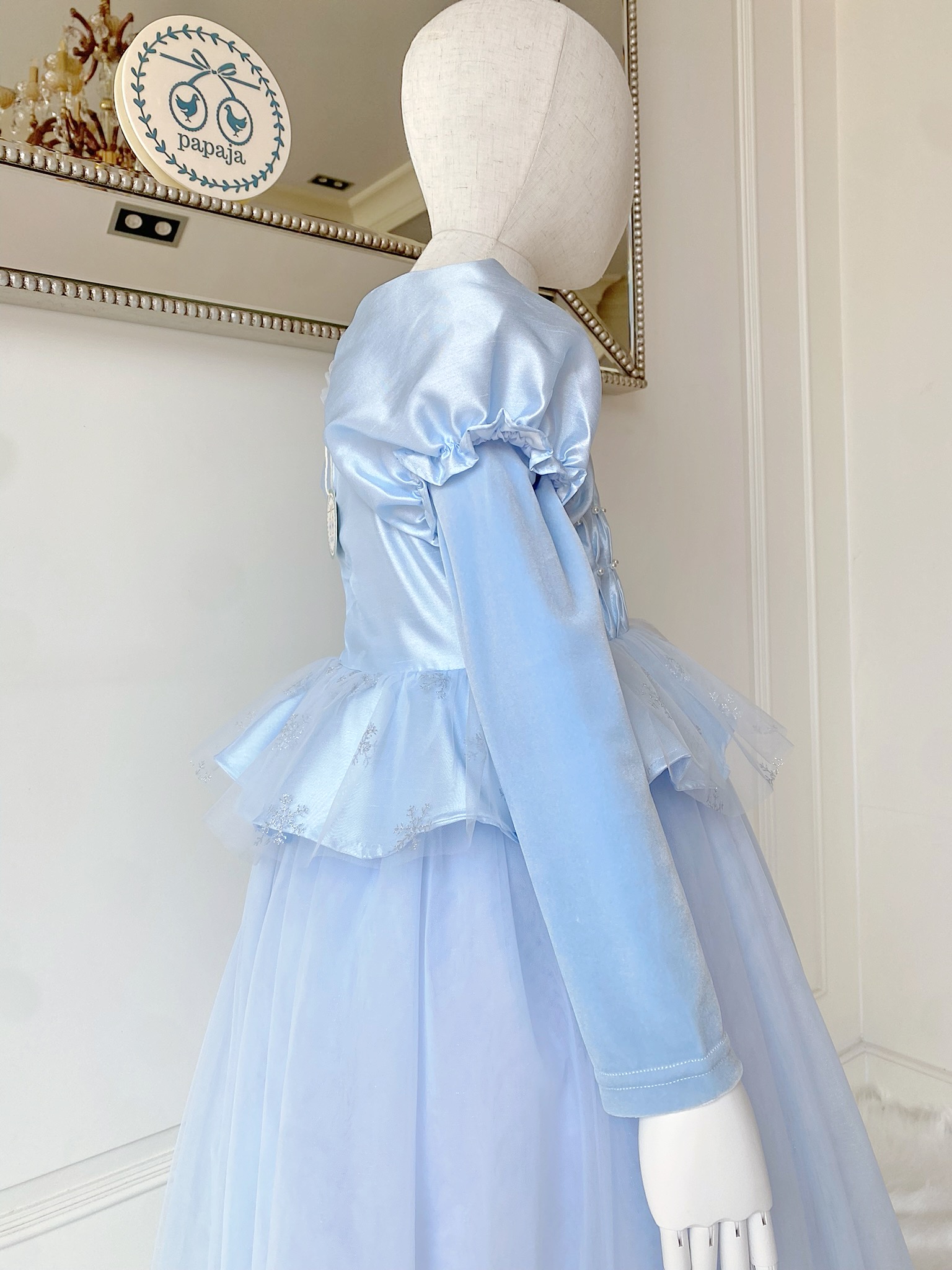 ชุดเจ้าหญิงซินเดอเรลล่า อกจับจีบสม็อคปักลายและประดับไข่มุก