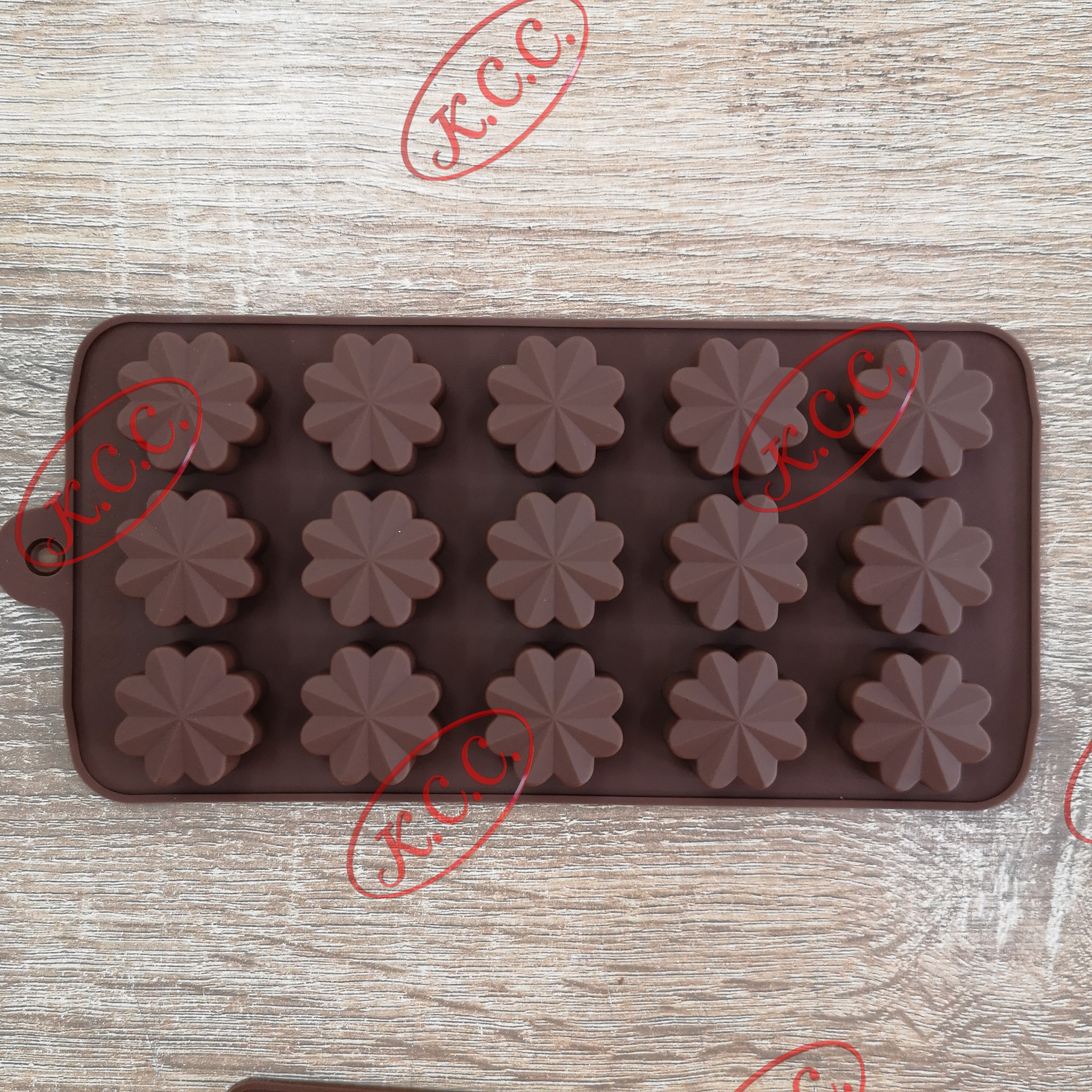 [โล๊ะสต็อก ซื้อ 2 แถม 1] พิมพ์ซิลิโคน คละแบบ คละลาย แม่พิมพ์ ซิลิโคน พิมพ์ช็อกโกแลต วุ้น พิมพ์โดนัท ลายสัตว์ ลายดอกไม้ ลายหัวใจ ลายตัวเลข 123 HBD ลายเป็ด ลายสับปะรด เฉพาะลายนี้เท่านั้น