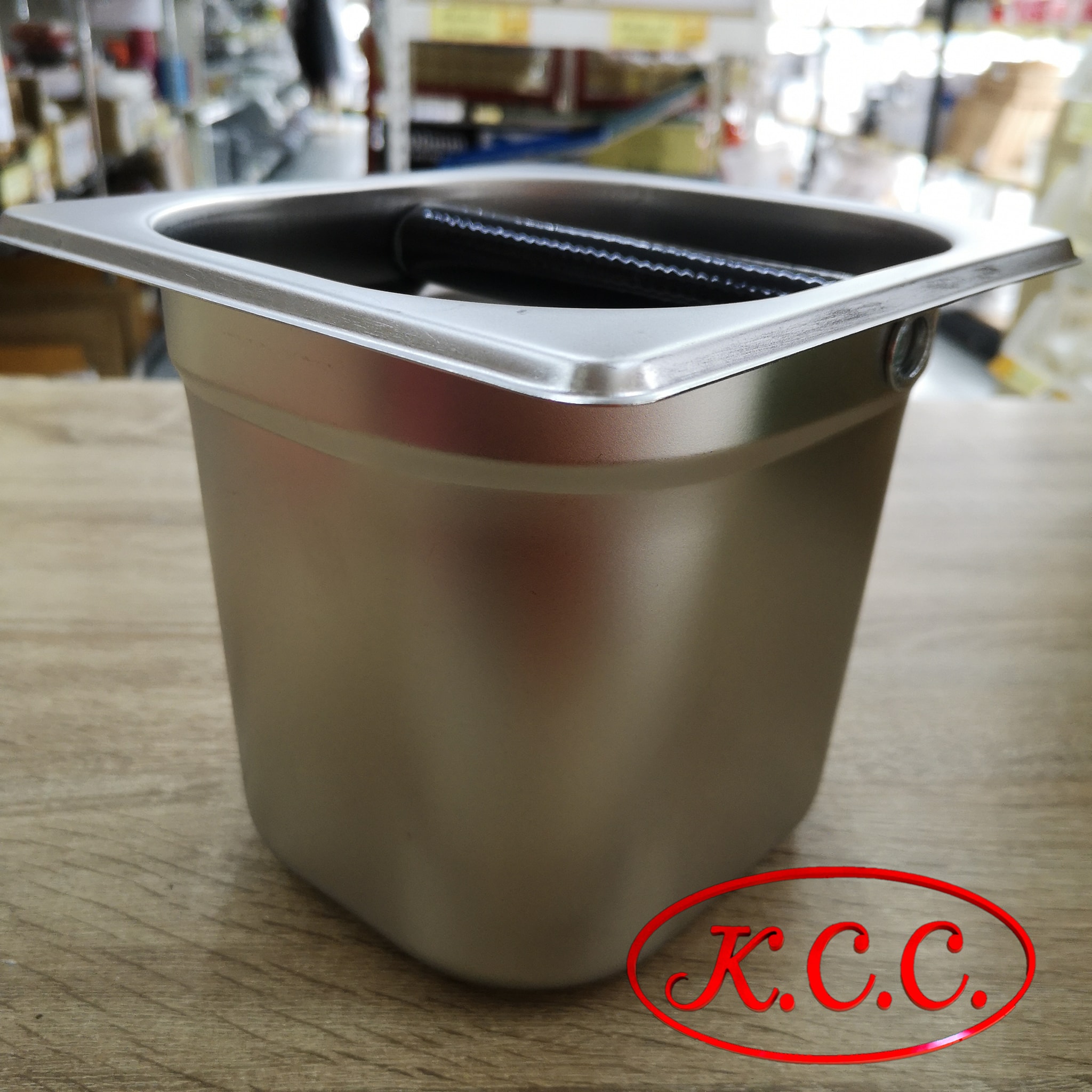 ถังเคาะกากกาแฟ สแตนเลส ก้นลึก 16 ซม. Stainless steel knocking bowl 16 cm.