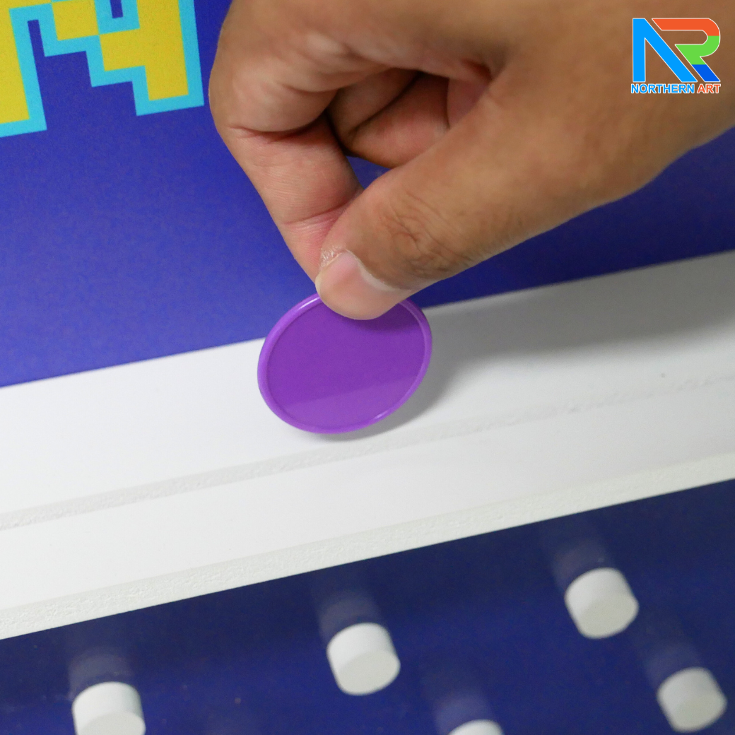 เช่าเกมส์หย่อนเหรียญตั้งโต๊ะ ขนาด (W)50 X (D)20 X (H)80 cm. วัสดุพลาสวูดหนา 8 มม. พร้อมเหรียญพลาสติกคละสี 10 เหรียญ