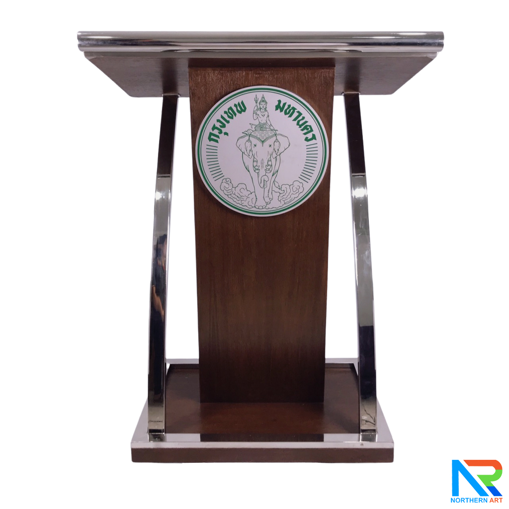 โพเดียมไม้ยืนคู่ Top หุ้มสแตนเลส สีโอ๊คน้ำตาล ขนาด (W) 90x (L) 59 x (H) 120 cm. พร้อมตกแต่งเสาโค้งสแตนเลสเกรด304