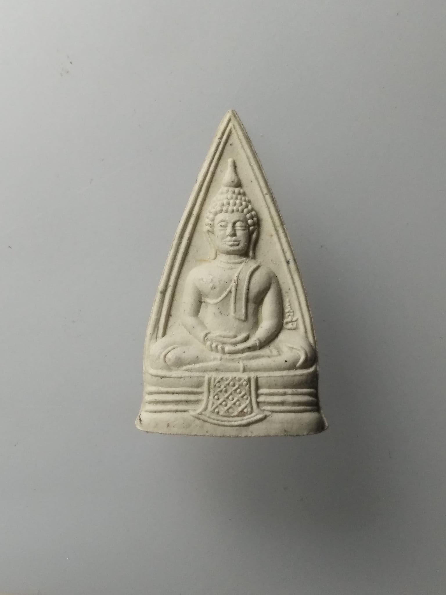 G995 พระผงหลวงพ่อโสธร พิมพ์ 2 หน้า ก้นมีตรายางวัด