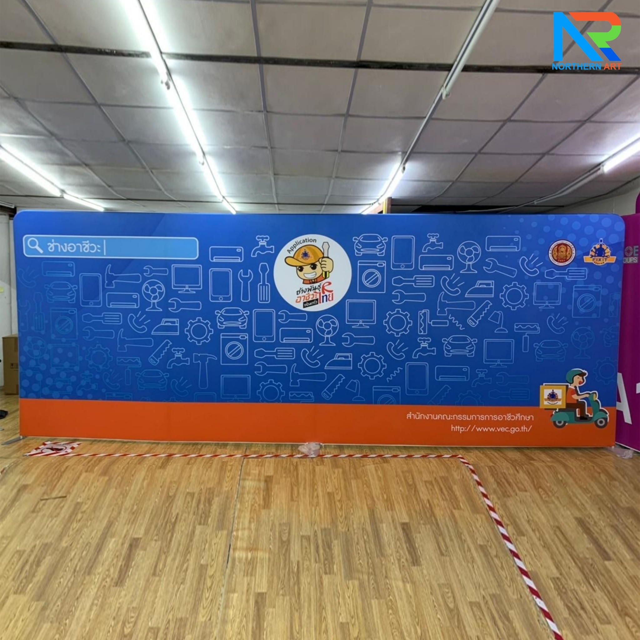 แบคดรอปผ้า (Fabric Backdrop) รุ่นตรง Savvy ขนาด (H)180 x (W)120-1000 cm. โครงอะลูมิเนียม ถอดประกอบได้ แถมฟรี! กระเป๋าใส่อุปกรณ์ 1 ใบ