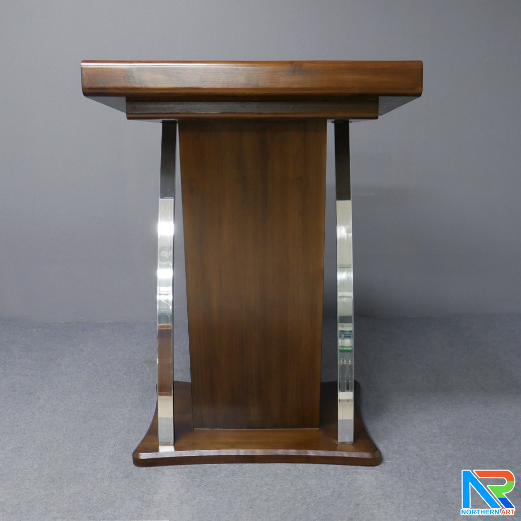 โพเดียมไม้ ยืนคู่ สีโอ๊คเข้ม ขนาด (W) 90x (L) 63 x (H) 120 cm. ตกแต่งเสาโค้งสแตนเลสเกรด 304