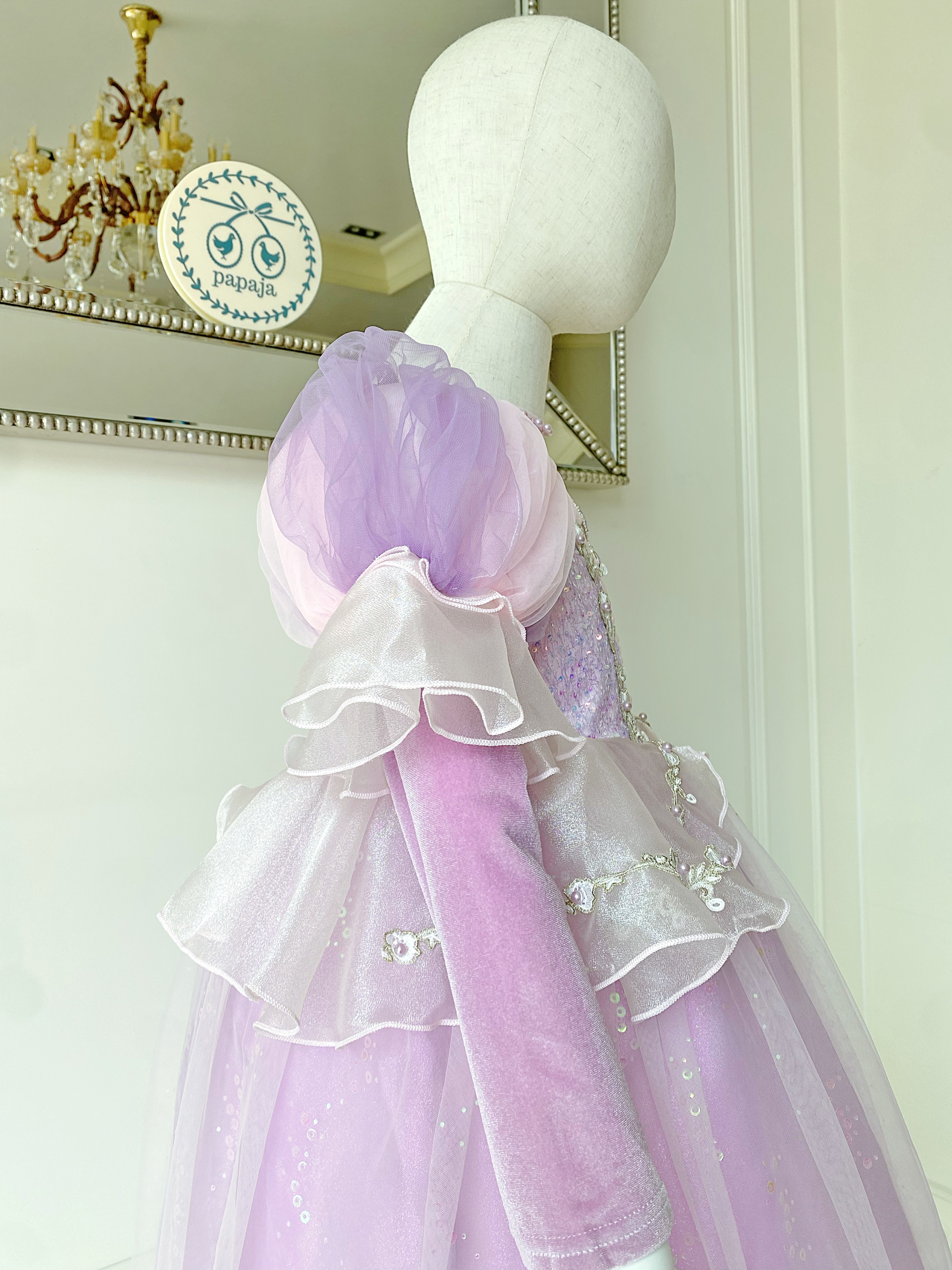 ชุดเจ้าหญิงราพันเซล แขนยาว ปักเลื่อมและเดินเส้นลูกไม้ สวยหรูมาก