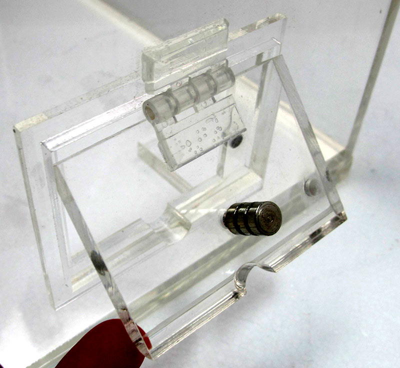 กล่องเก็บเสียง DELISIO ใช้ลดเสียงดังเครื่องปั่น ขนาด 28x28x60 cm. 1602-030