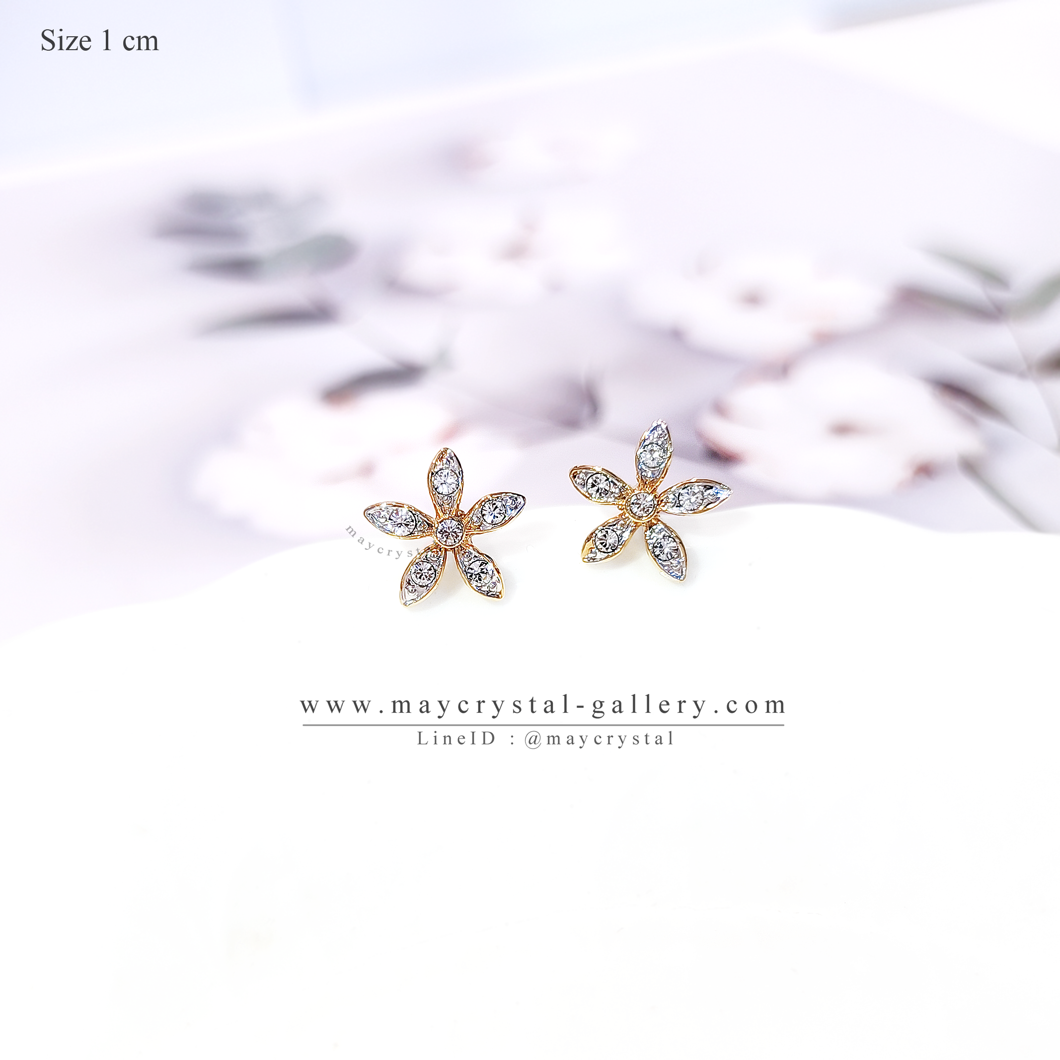 ต่างหูคริสตัลจากยุโรป (Embellished with Crystals from Austria)