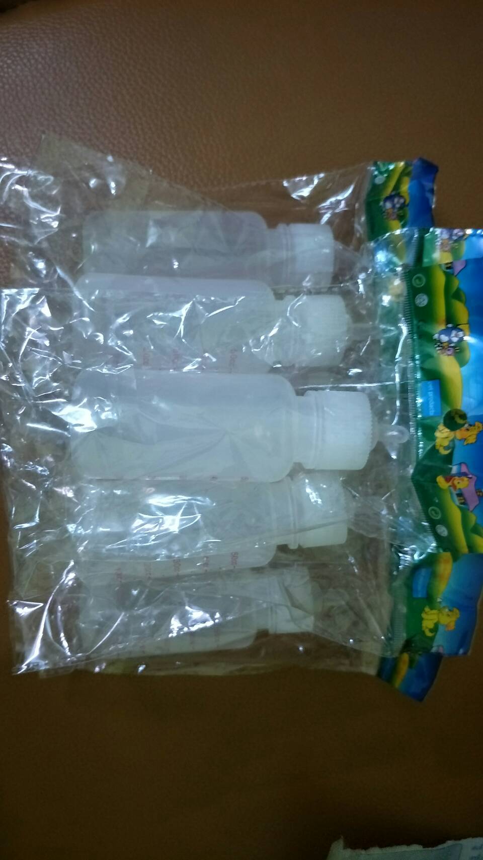 ขวดนม สำหรับลูกสนัขและแมว ขนาด 50 CC ราคา 40 บาท �มีบริการส่งสินค้าทางKerry แบบเก็บเงินปลายทางด้วยนะคะ รอติดตามข่าวสารและโปรโมชั่นร้านได้ตลอดนะคะ ติดต่อสอบถามได้ตลอดที่ � 085-6317683 � 084-7517328 Line � : @dff4896f (มี@) เพิ่มเพื่อนทางไลน์ทันทีที่ � http