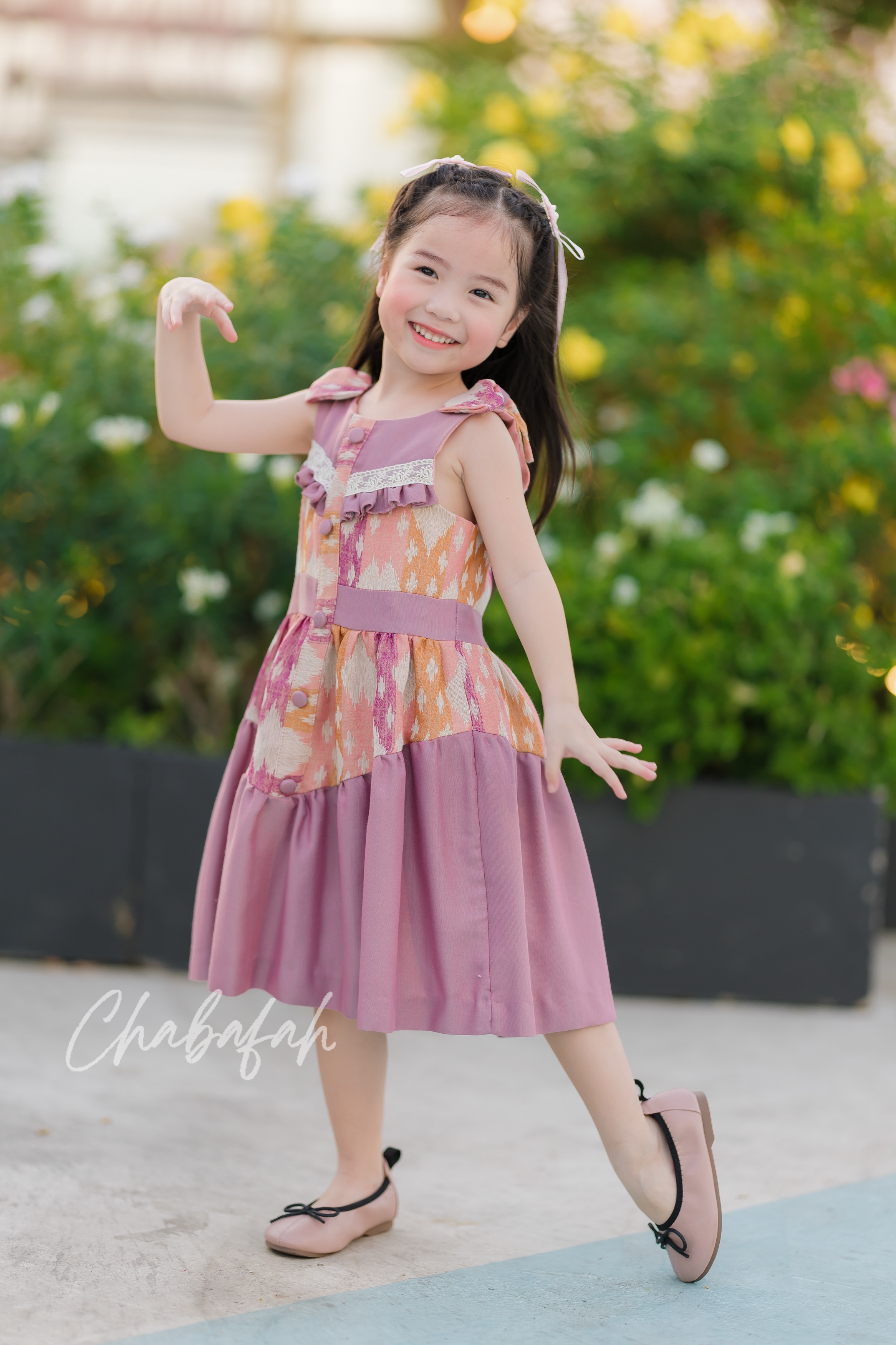 เดรสแขนกุดผ้าไทย แบรนด์ Chabafah สีม่วงตุ่น