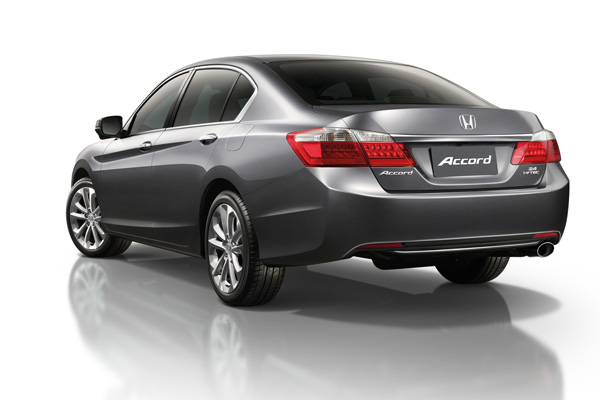 หน้ากระจัง/กระจังหน้า Honda Accord 2013/2014/2015 (แอคคอร์ด)(G9)(ชุบโครเมี่ยม) - BangplusOnline