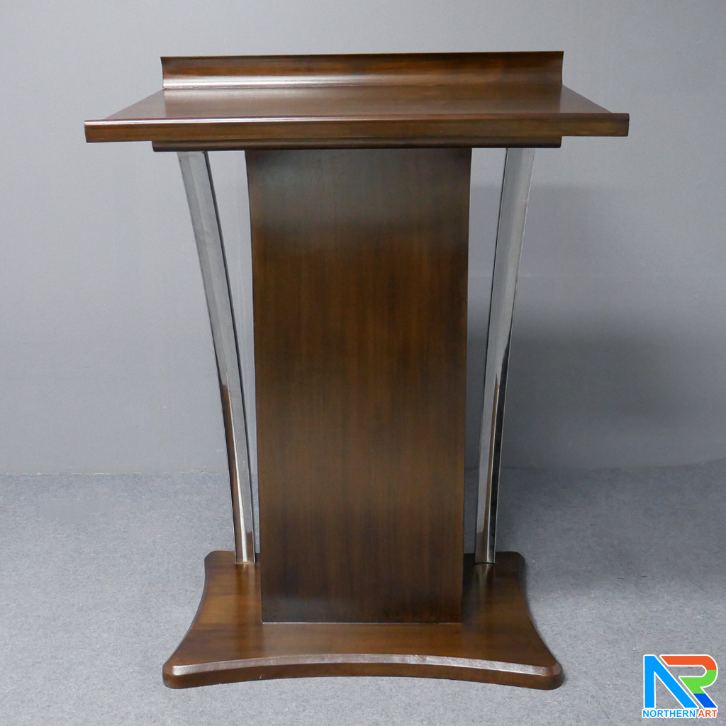 โพเดียมไม้ ยืนคู่ สีโอ๊คเข้ม ขนาด (W) 90x (L) 63 x (H) 120 cm. ตกแต่งเสาโค้งสแตนเลสเกรด 304