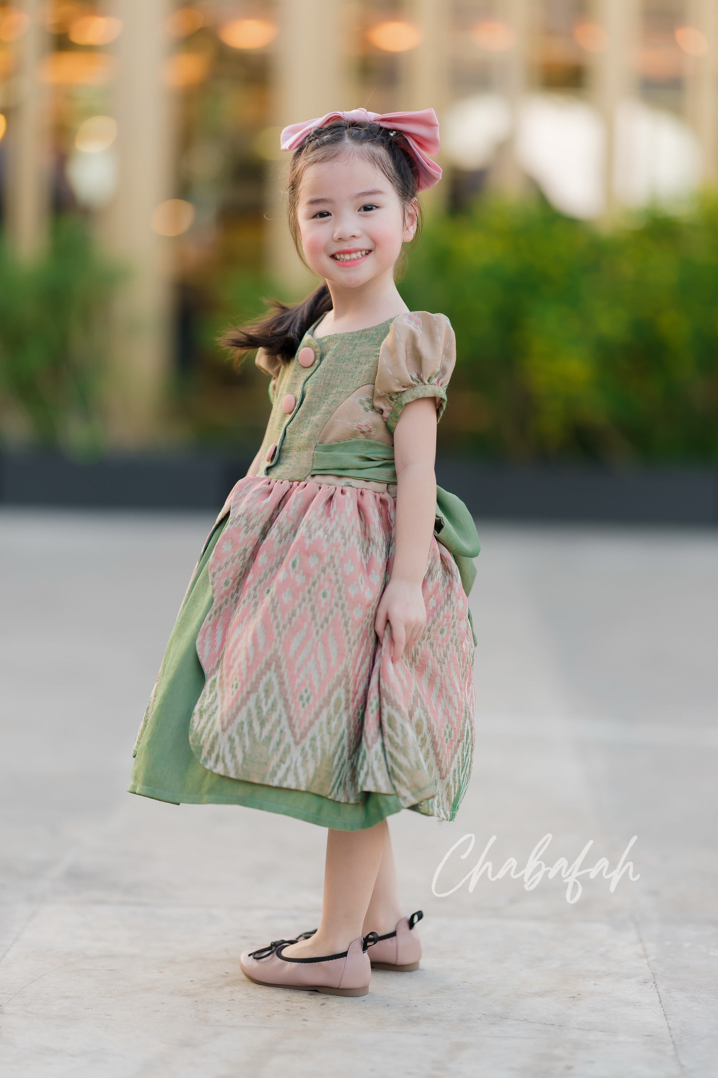 เดรสแขนตุ๊กตาผ้าไทย แบรนด์ Chabafah สีเขียวตุ่น
