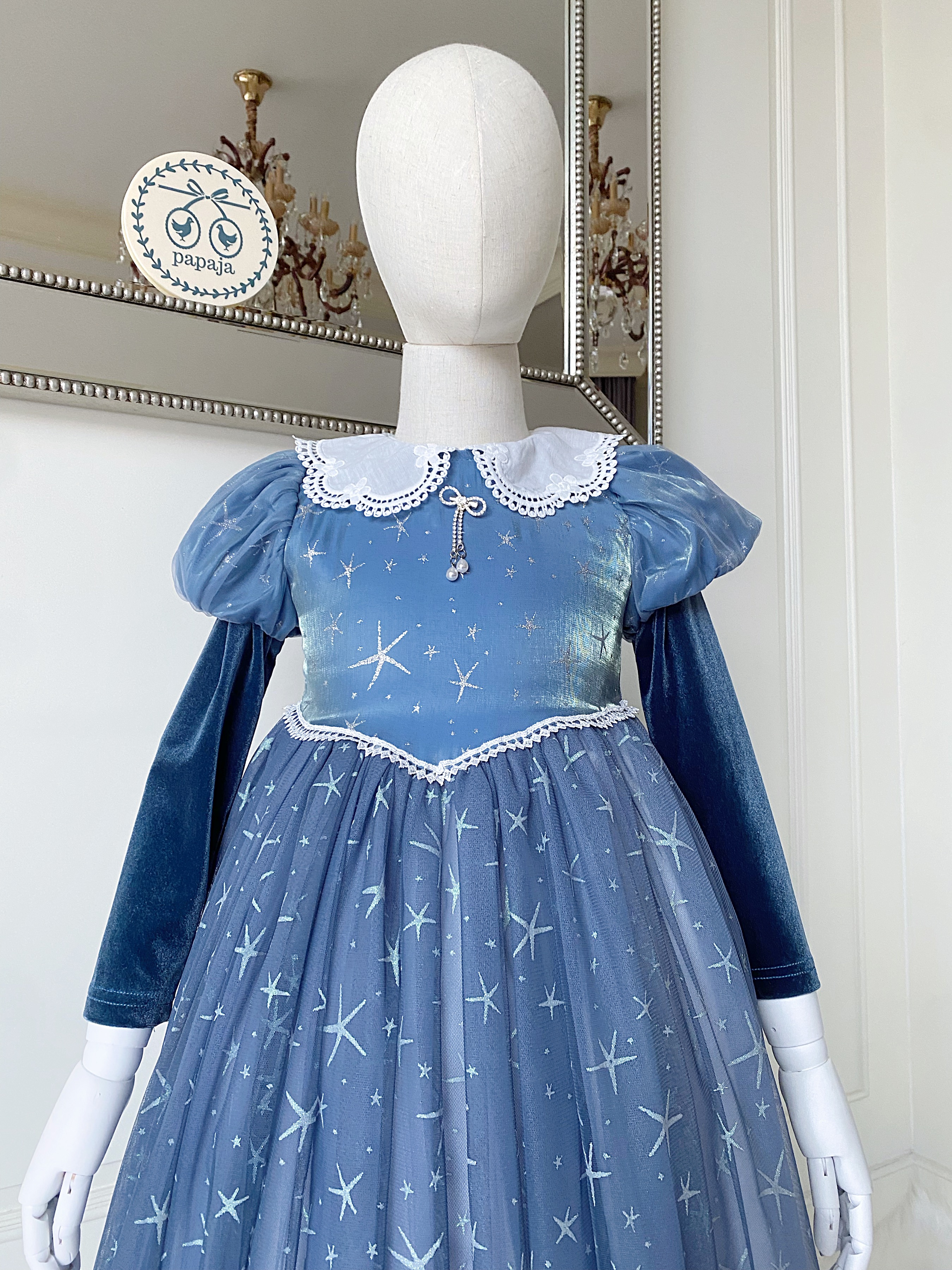 ชุดเจ้าหญิงเอลซ่า รุ่นบุขนฟรีซกันหนาว ปกคอบัวแขนยาวกำมะหยี่ สีคลาสสิคละมุนผู้ดีมากๆ ไม่รวมผ้าคลุม