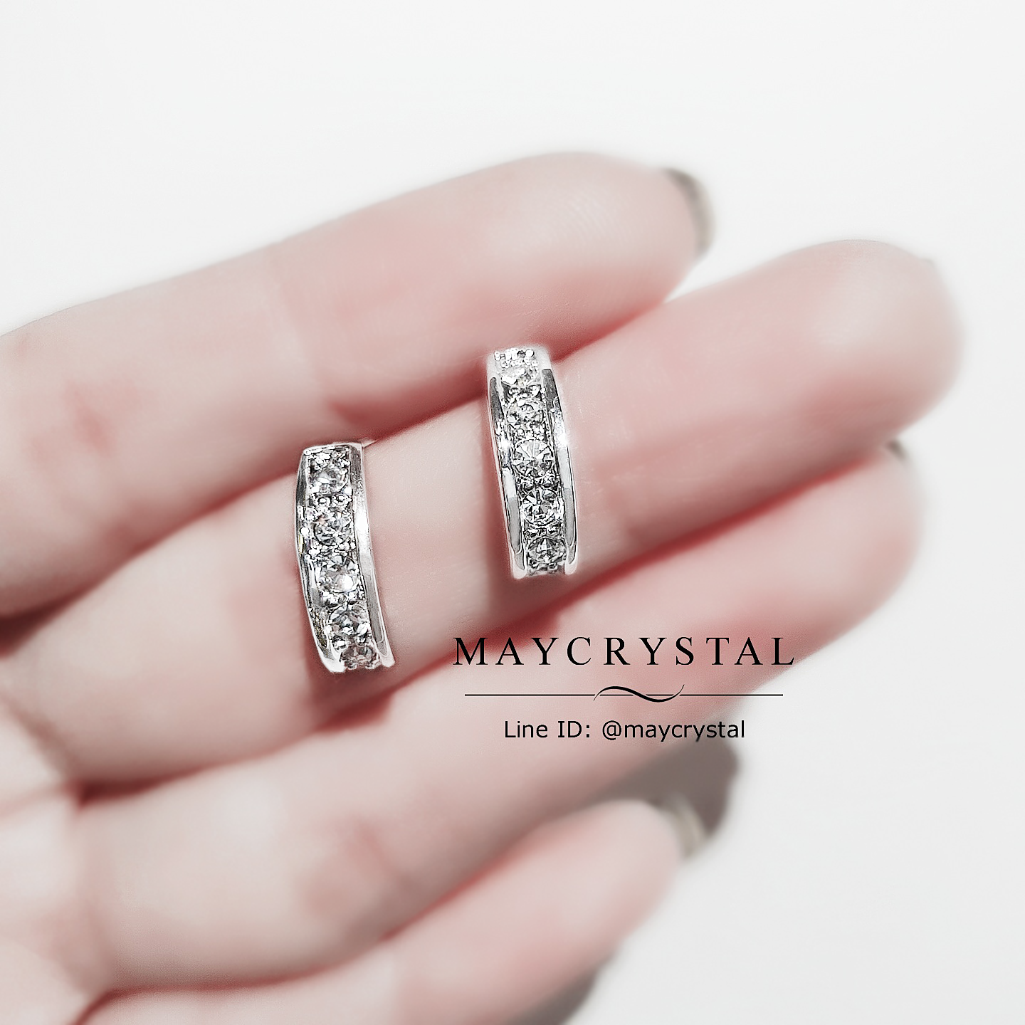 ต่างหูคริสตัลแบรนด์แท้ จากประเทศออสเตรีย (Embellished with Crystals from Austria)