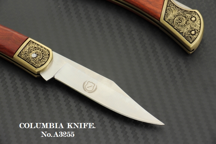 มีดพับทรงคลาสสิค COLUMBIA No.A3255 ด้ามไม้แท้ + ทองเหลืองแกะลายไม้เลื้อย