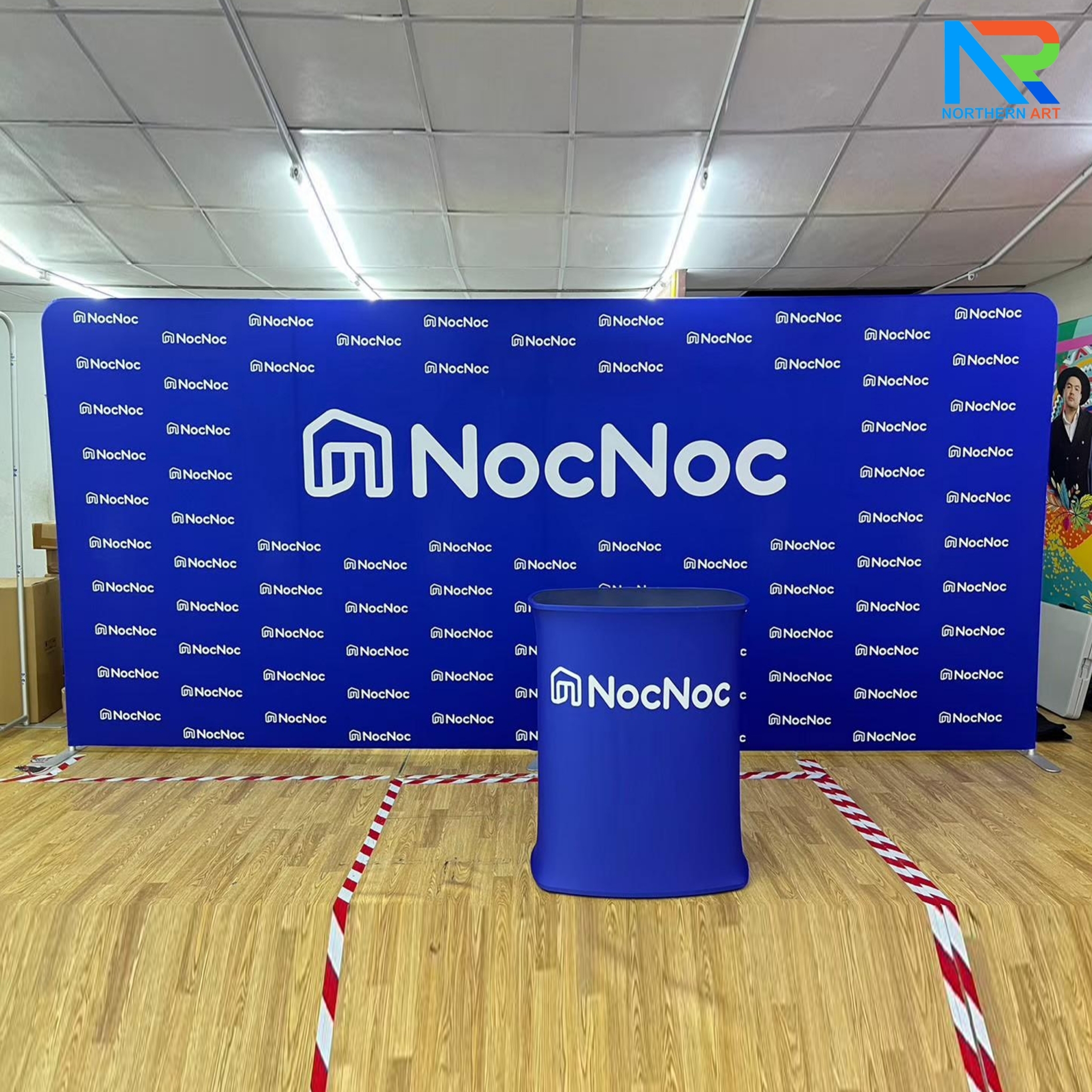 แบคดรอปผ้า (Fabric Backdrop) รุ่นตรง Savvy ขนาด (H)150 x (W)120-1000 cm. โครงอะลูมิเนียม ถอดประกอบได้ แถมฟรี! กระเป๋าใส่อุปกรณ์ 1 ใบ