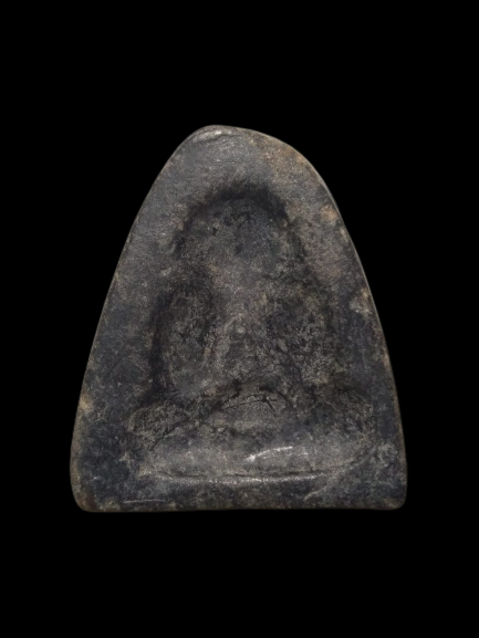 F163 พระปิดตาหลังแบบ