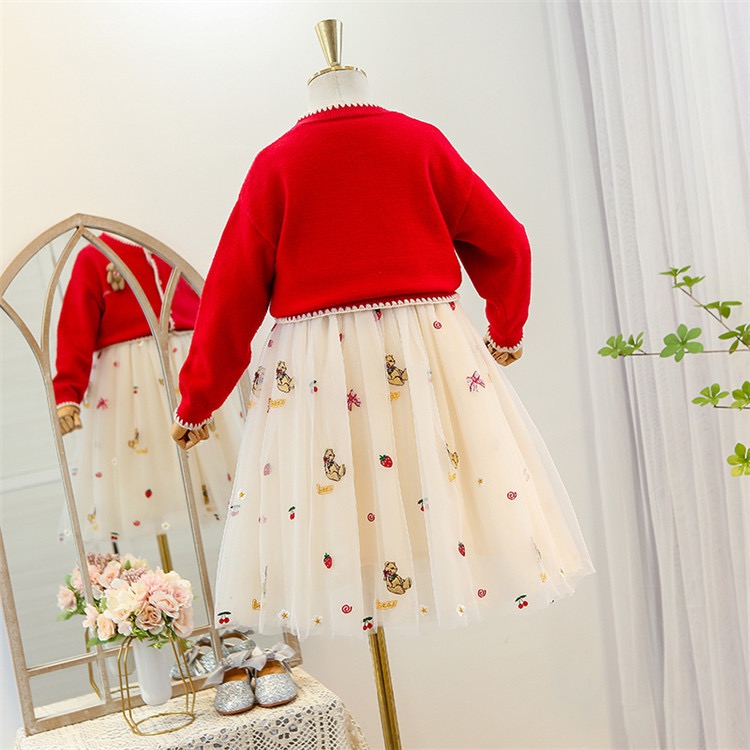 เซตคาร์ดิแกนสีแดงปักหมี Teddy Bear พร้อมเดรสสายเดี่ยวผ้าโปร่งปักลายเข้าธีม